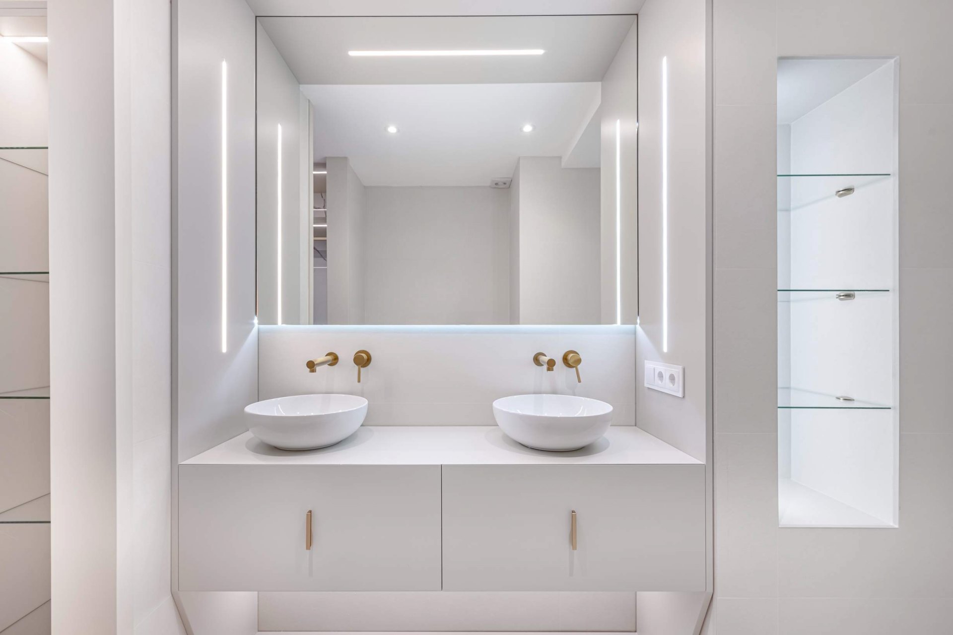 Sophisticated City Apartment in the Heart of Málaga walking distance to the sea, Málaga