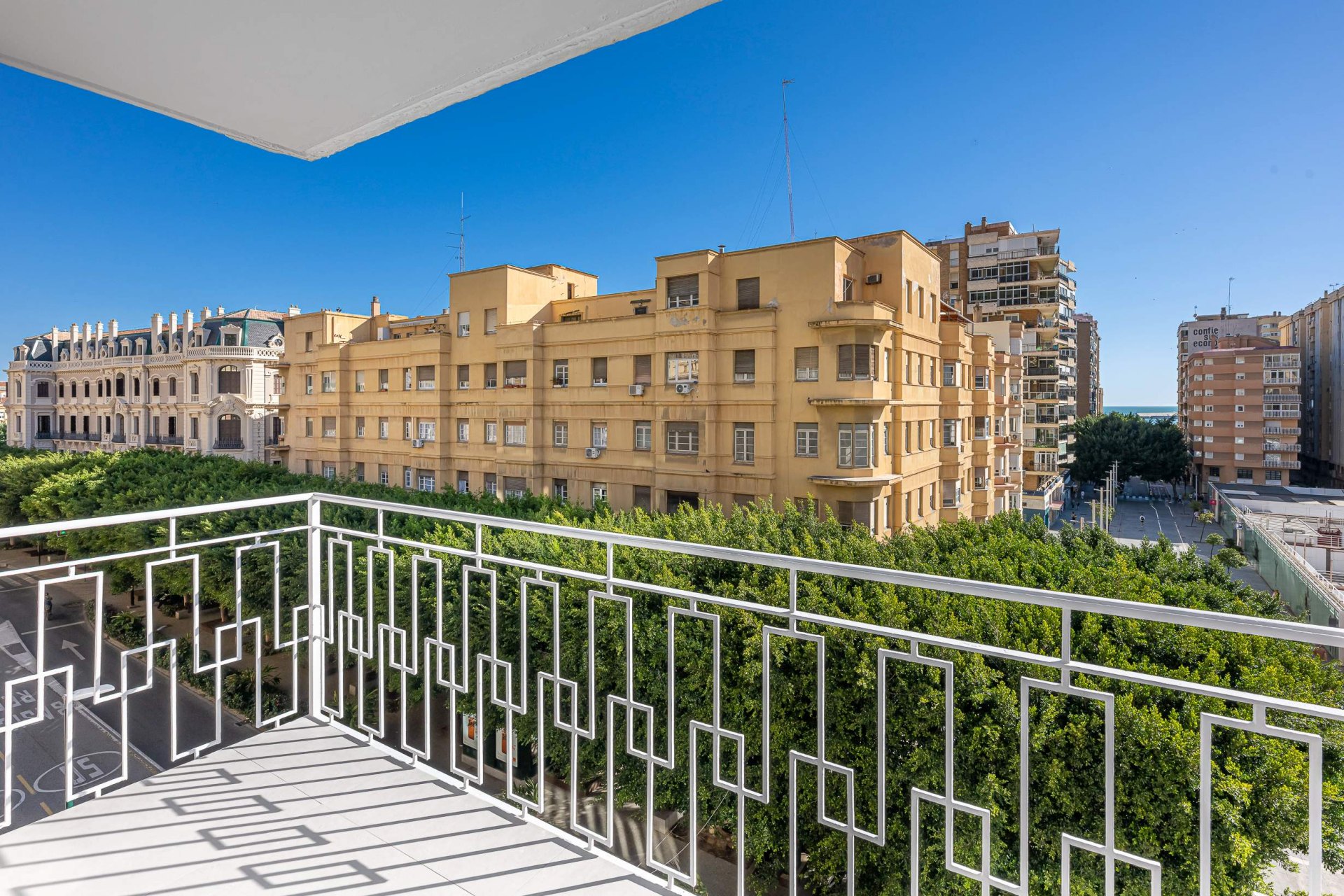 Sophisticated City Apartment in the Heart of Málaga walking distance to the sea, Málaga