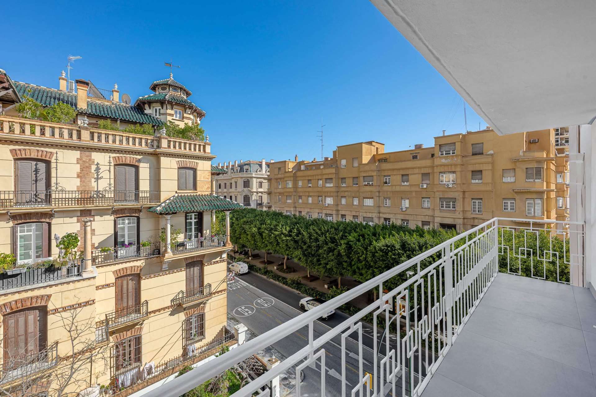 Sophisticated City Apartment in the Heart of Málaga walking distance to the sea, Málaga