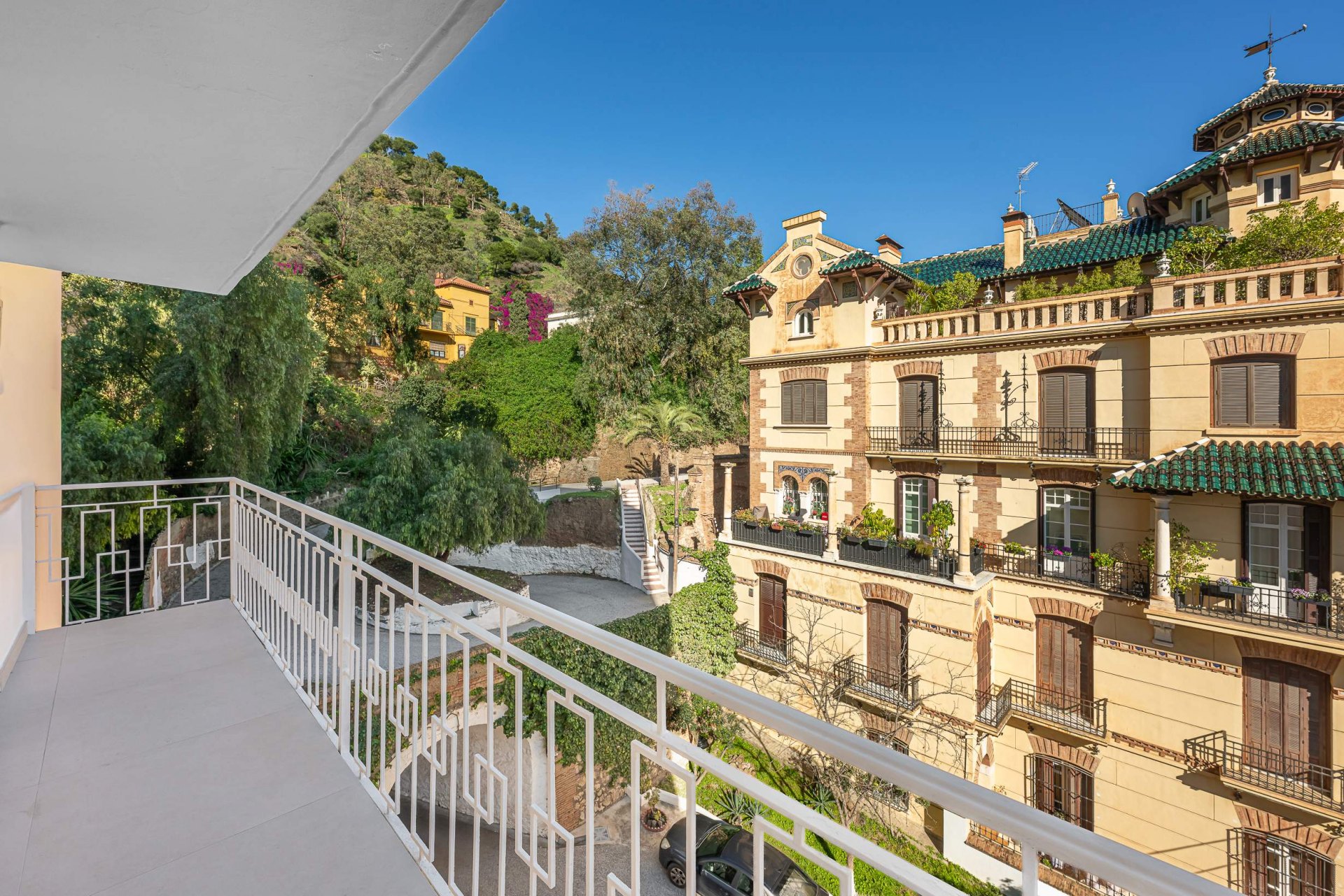 Sophisticated City Apartment in the Heart of Málaga walking distance to the sea, Málaga