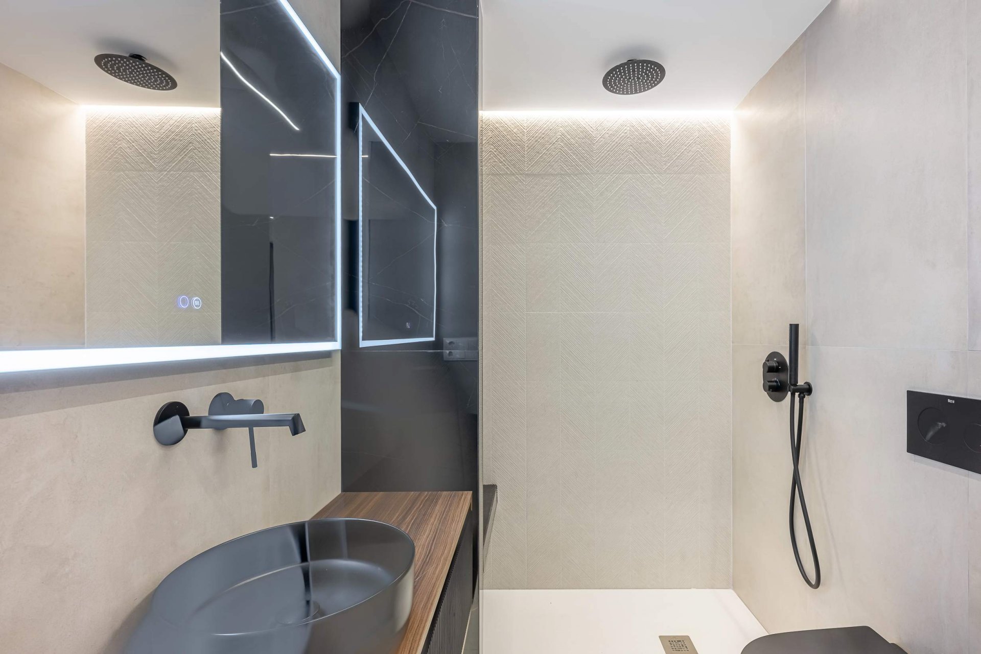 Sophisticated City Apartment in the Heart of Málaga walking distance to the sea, Málaga