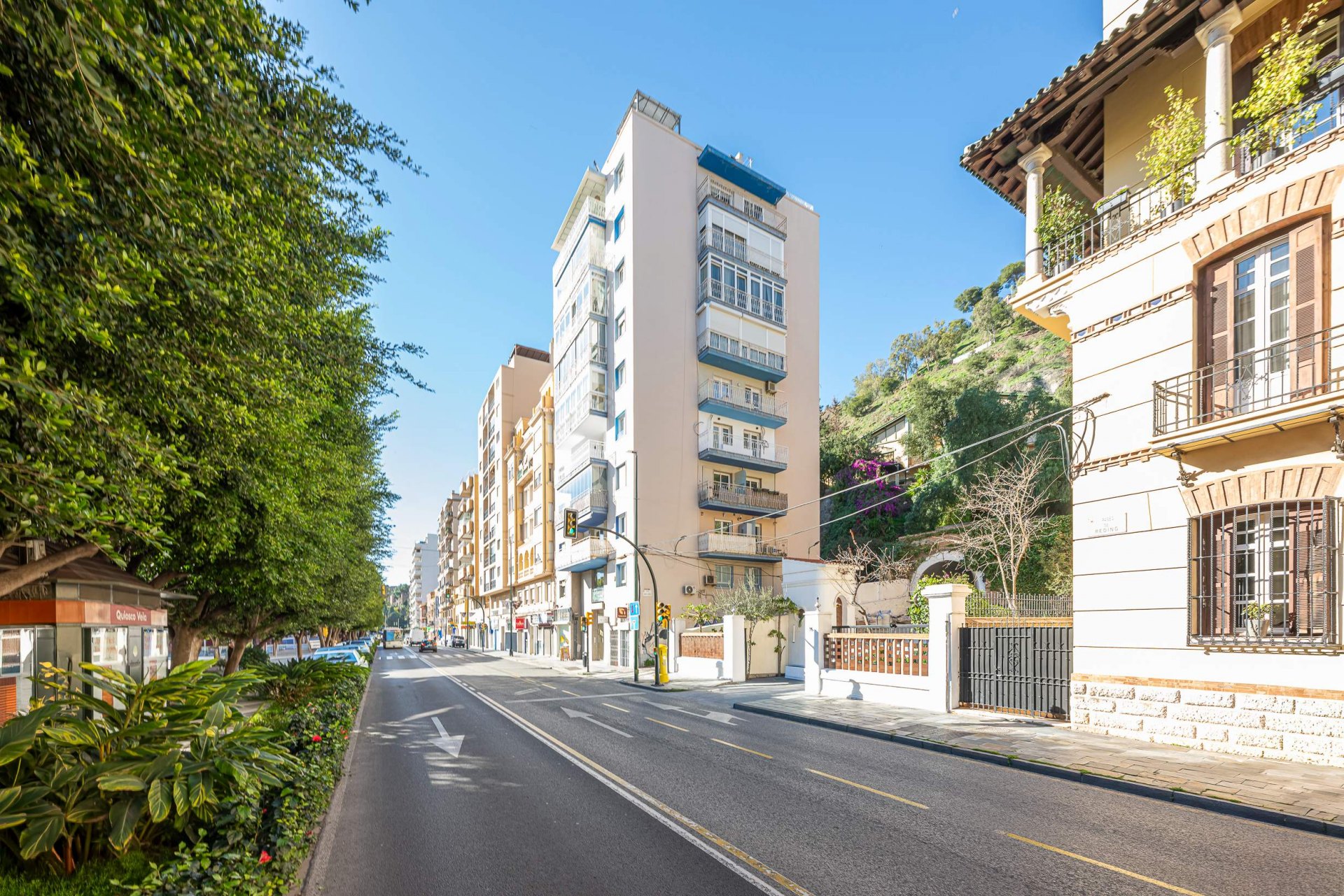 Sophisticated City Apartment in the Heart of Málaga walking distance to the sea, Málaga