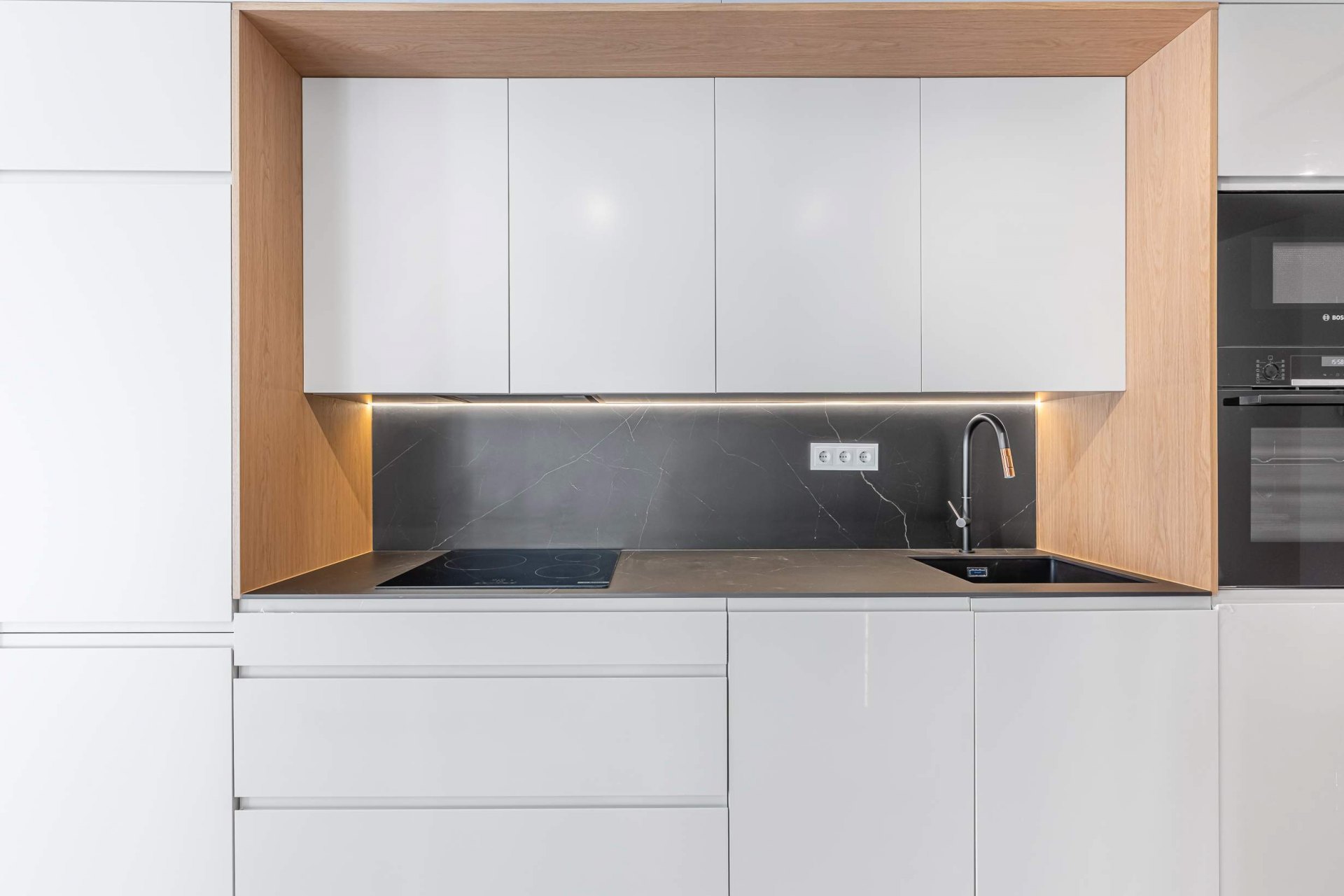 Sophisticated City Apartment in the Heart of Málaga walking distance to the sea, Málaga