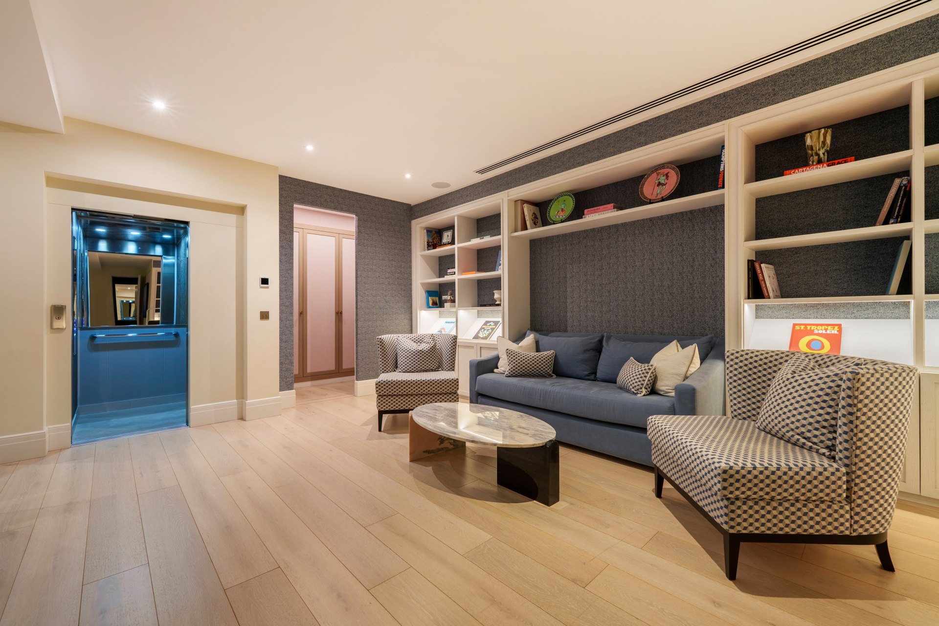 Architectural masterpiece with panoramic sea & mountain views in El Madroñal, Benahavís