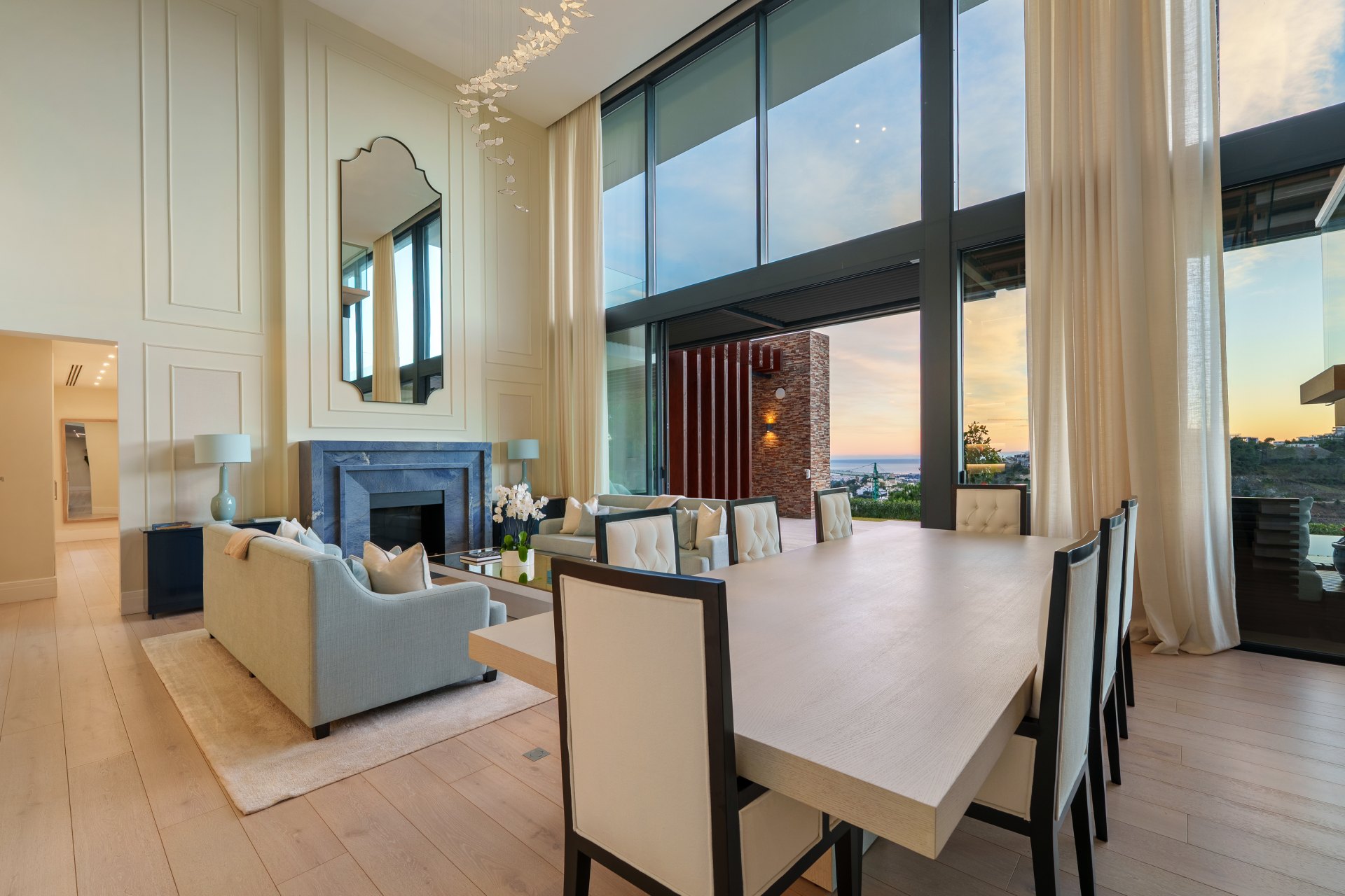 Architectural masterpiece with panoramic sea & mountain views in El Madroñal, Benahavís