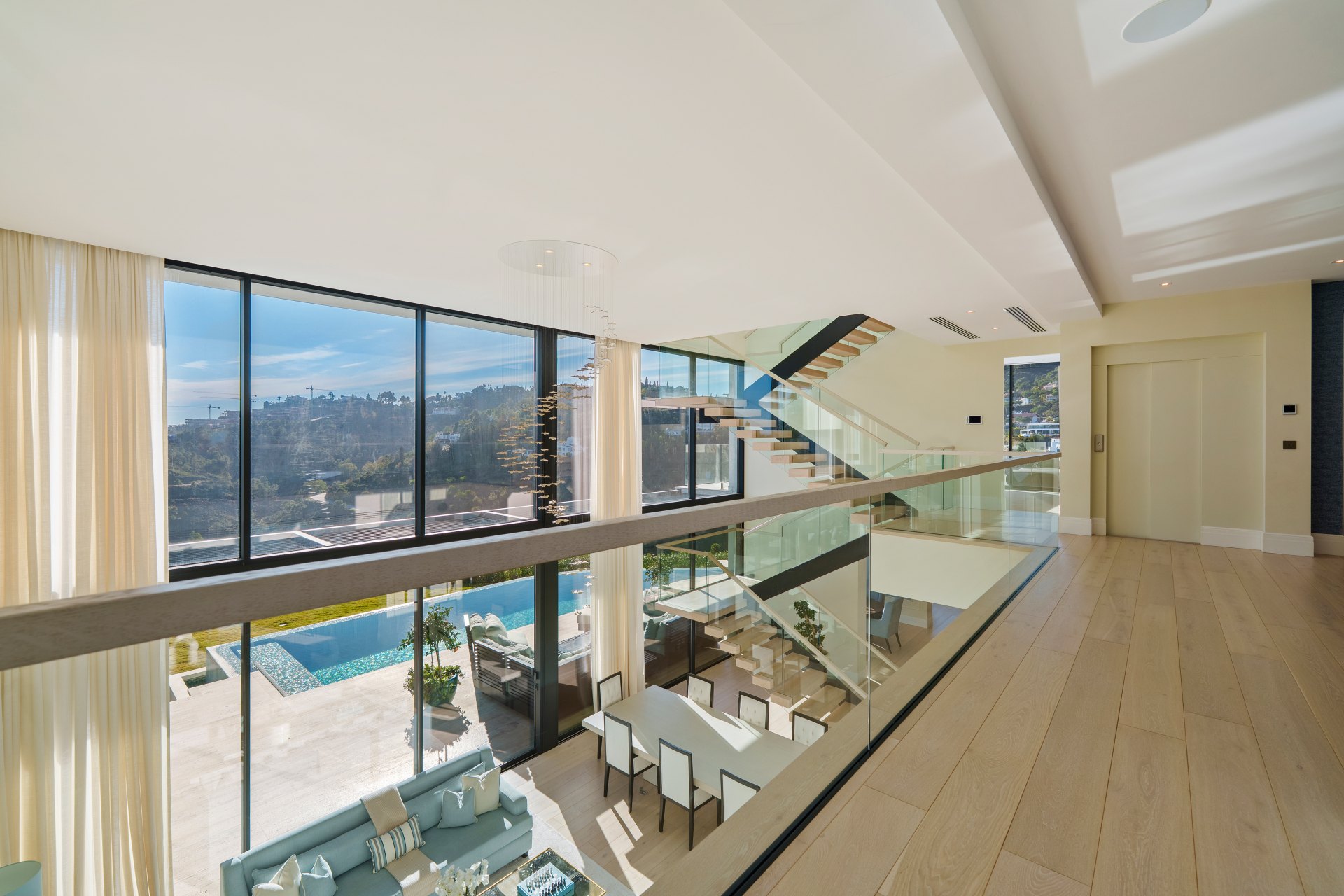 Architectural masterpiece with panoramic sea & mountain views in El Madroñal, Benahavís