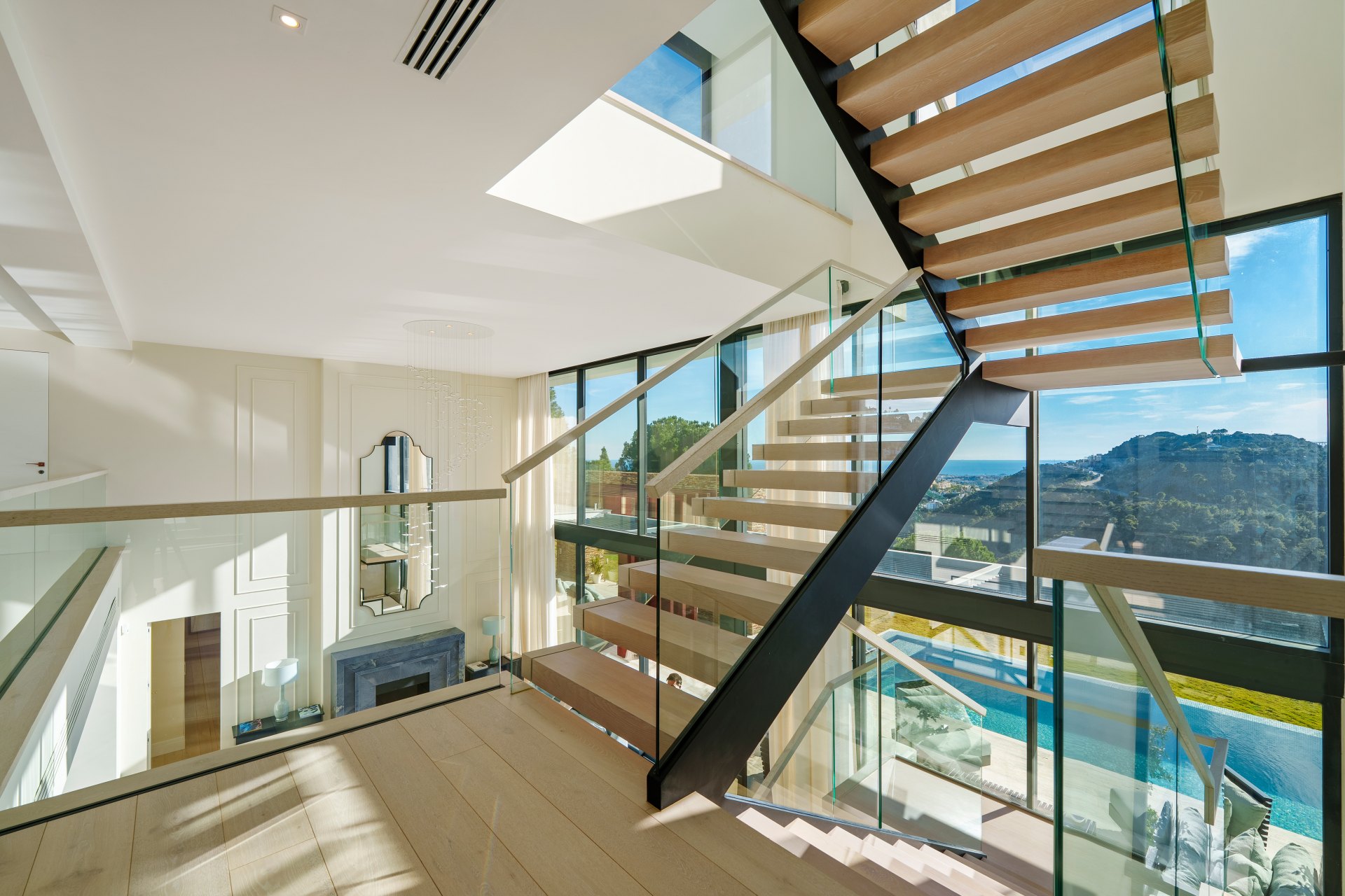 Architectural masterpiece with panoramic sea & mountain views in El Madroñal, Benahavís