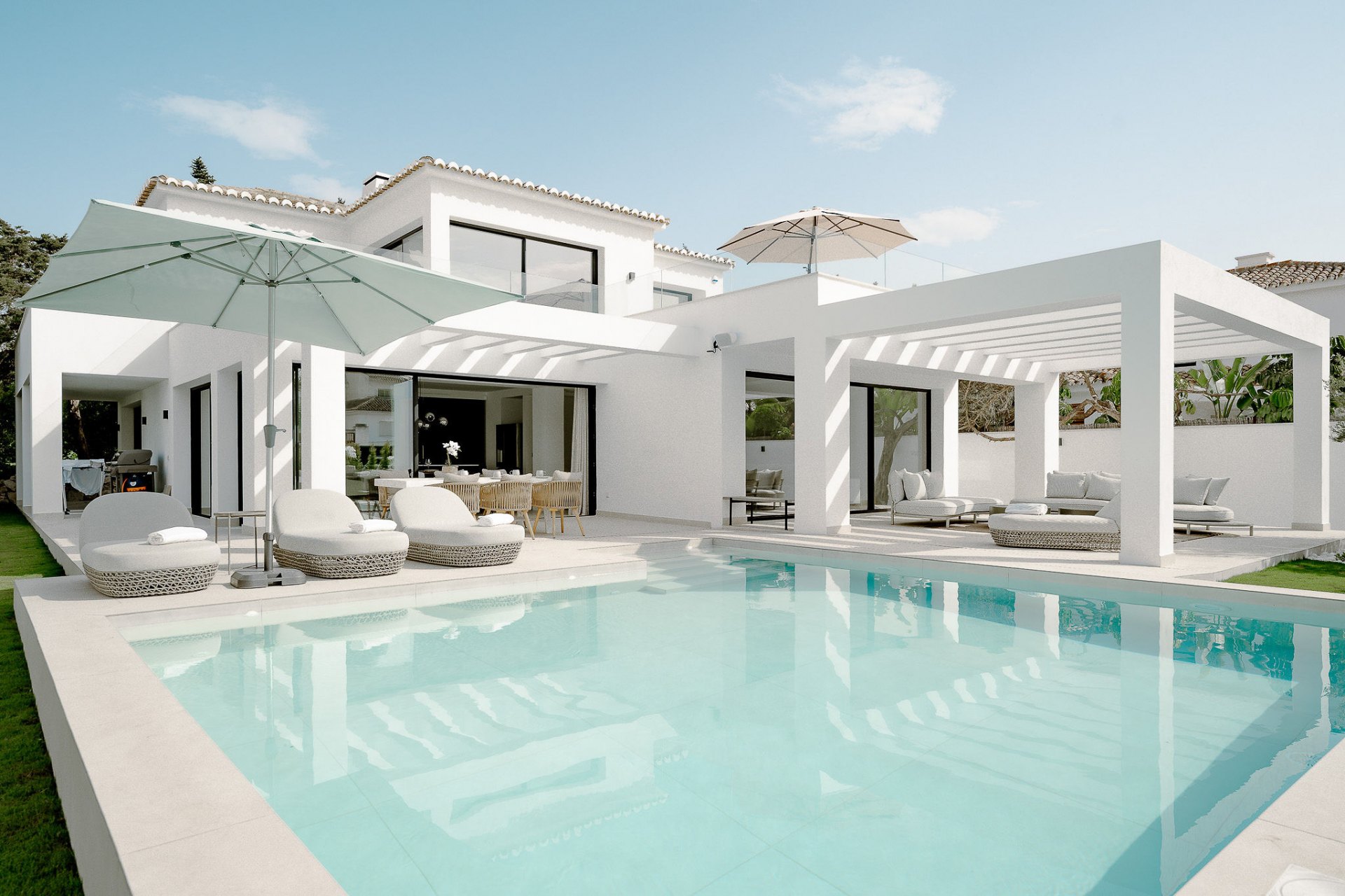 Las Chapas, Marbella East