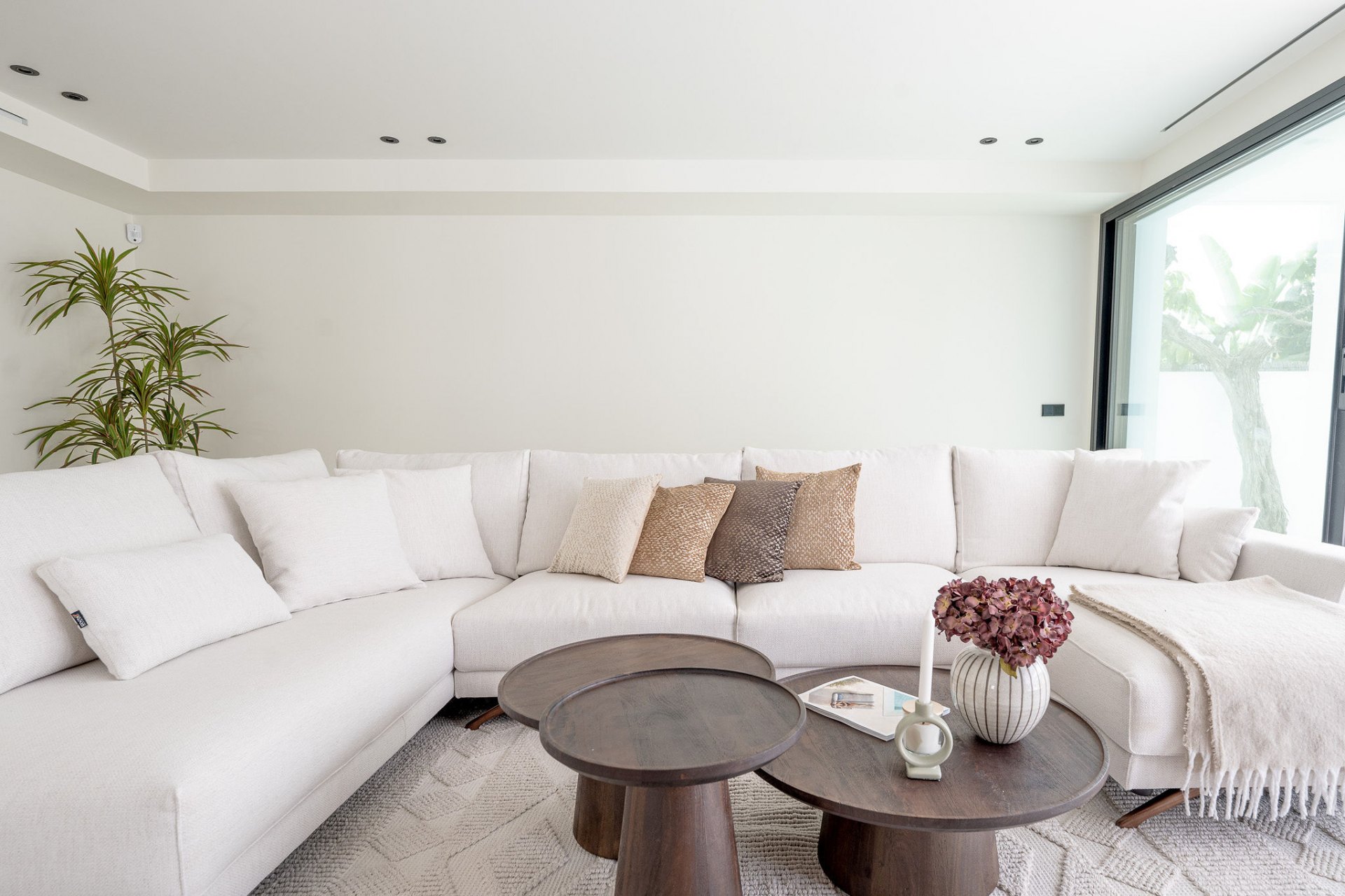 Charming villa with pool close to the beach in Las Chapas, Marbella