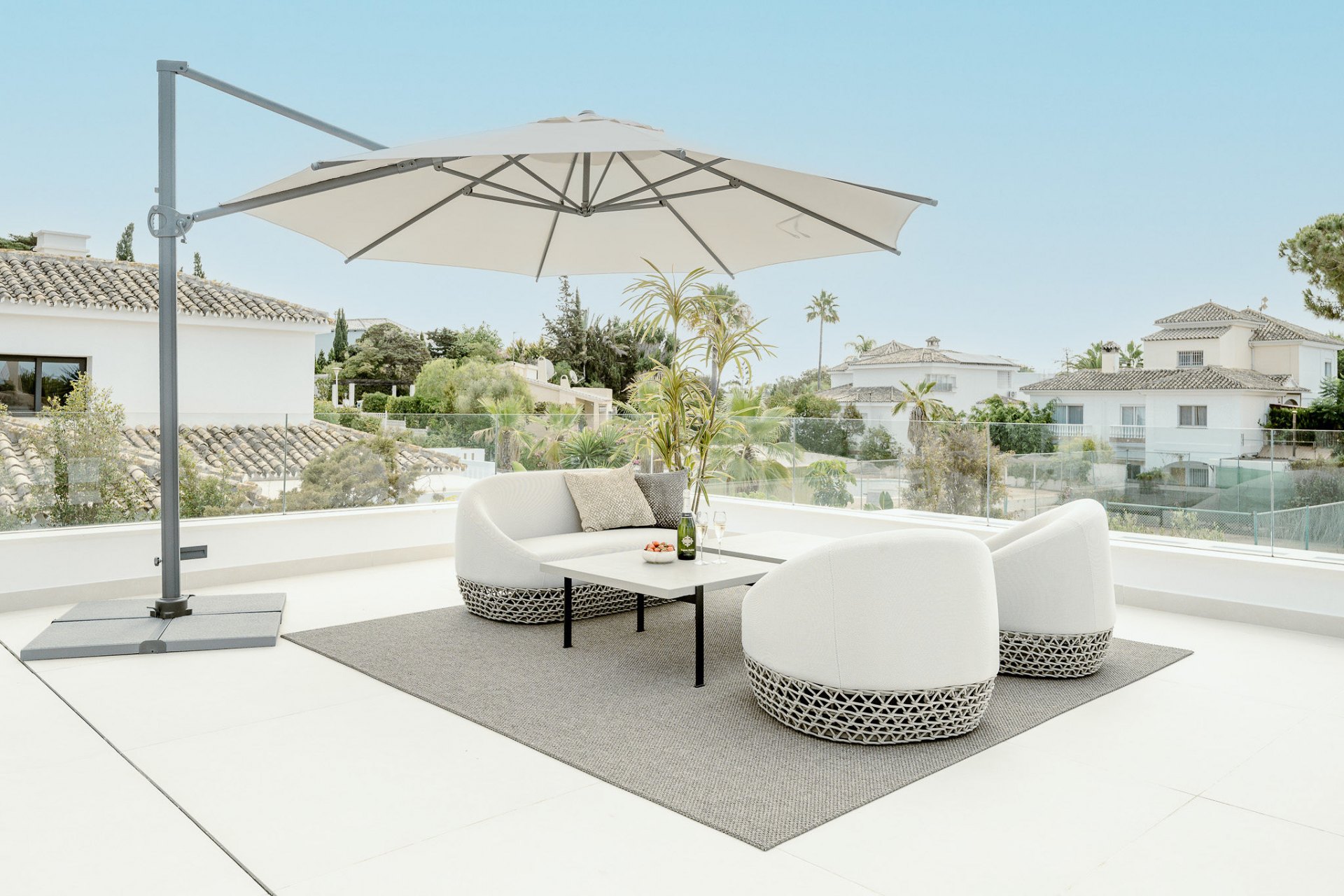 Charming villa with pool close to the beach in Las Chapas, Marbella