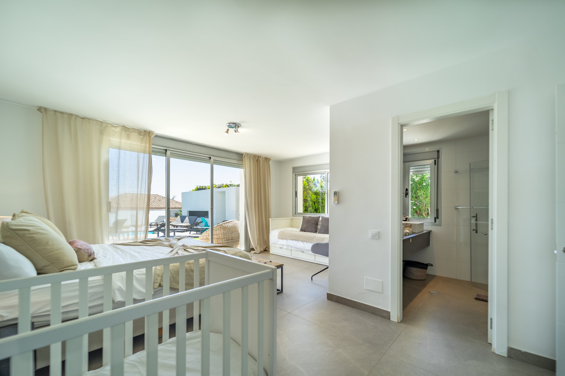 Fantastic villa for rent, available only in summer, at Los Naranjos Golf Club, Puerto Banús