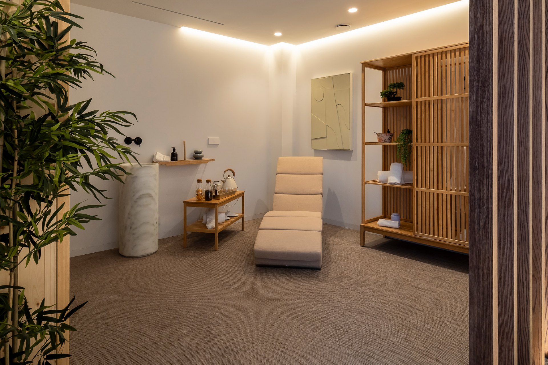 Villa de lujo excepcional de nueva construcción con vistas panorámicas en El Paraíso, Estepona Este