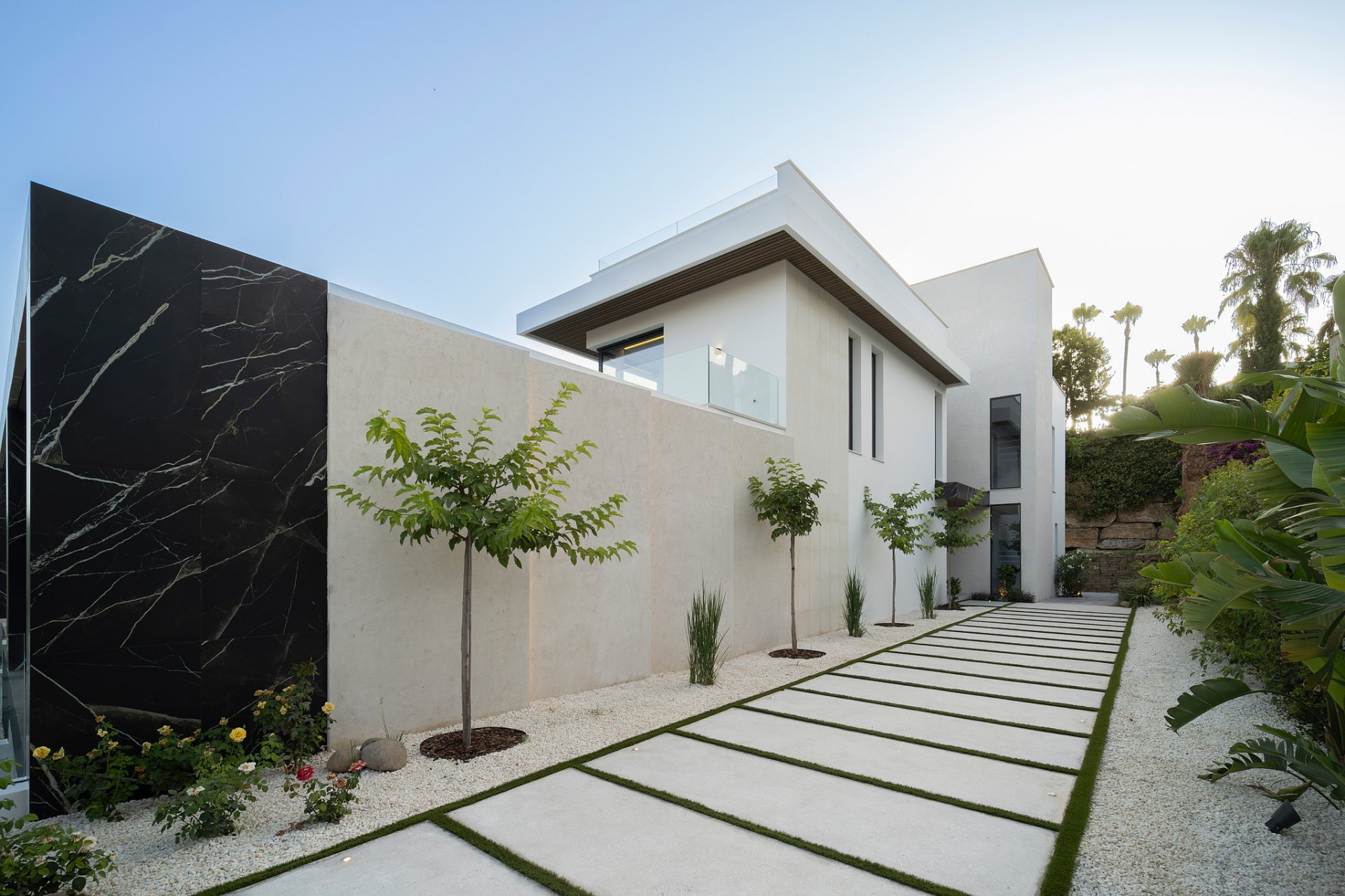 Villa de lujo excepcional de nueva construcción con vistas panorámicas en El Paraíso, Estepona Este