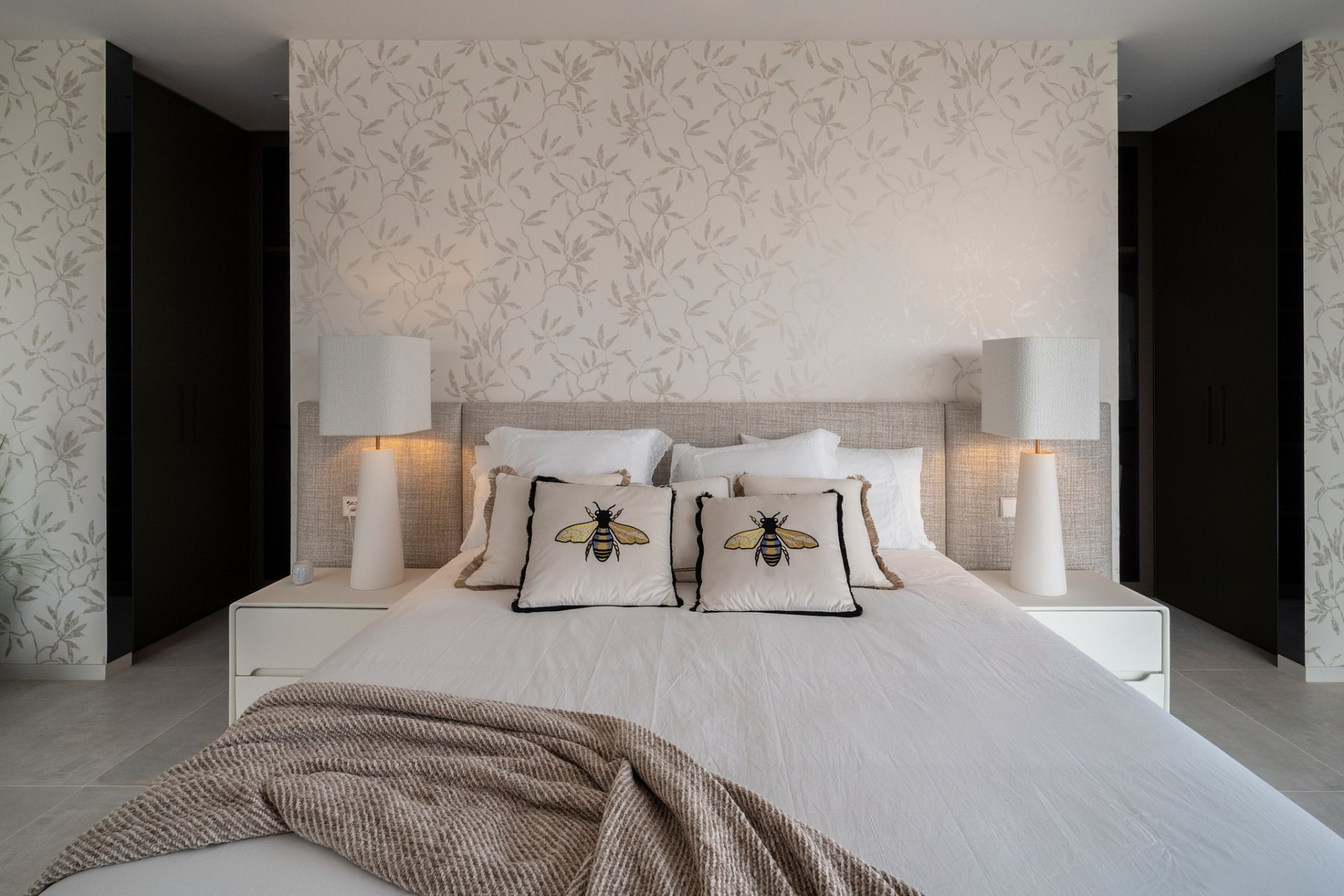 Villa de lujo excepcional de nueva construcción con vistas panorámicas en El Paraíso, Estepona Este