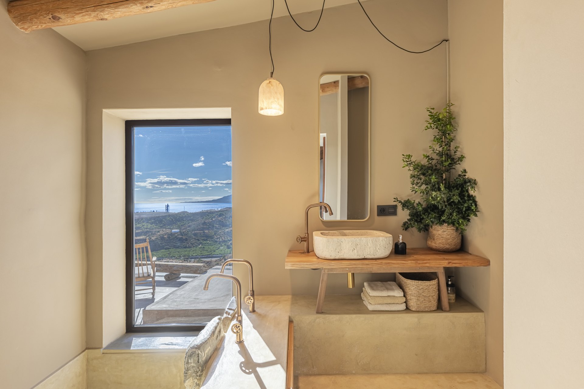 Mediterranean Country Villa with Spectacular Views near East Málaga