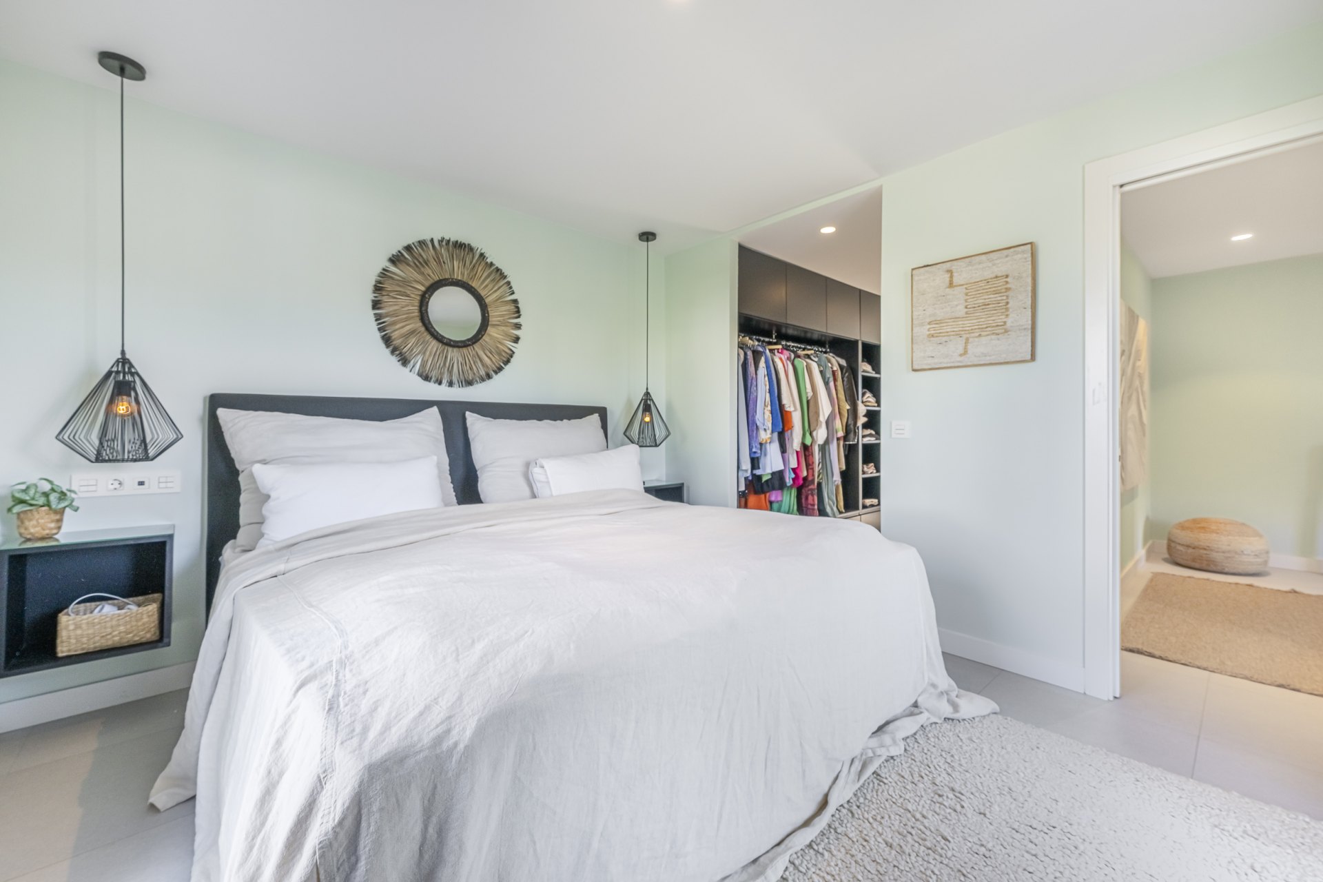 Elegante adosado con piscina privada y vistas panorámicas en Arco Iris, Altos de Puente Romano