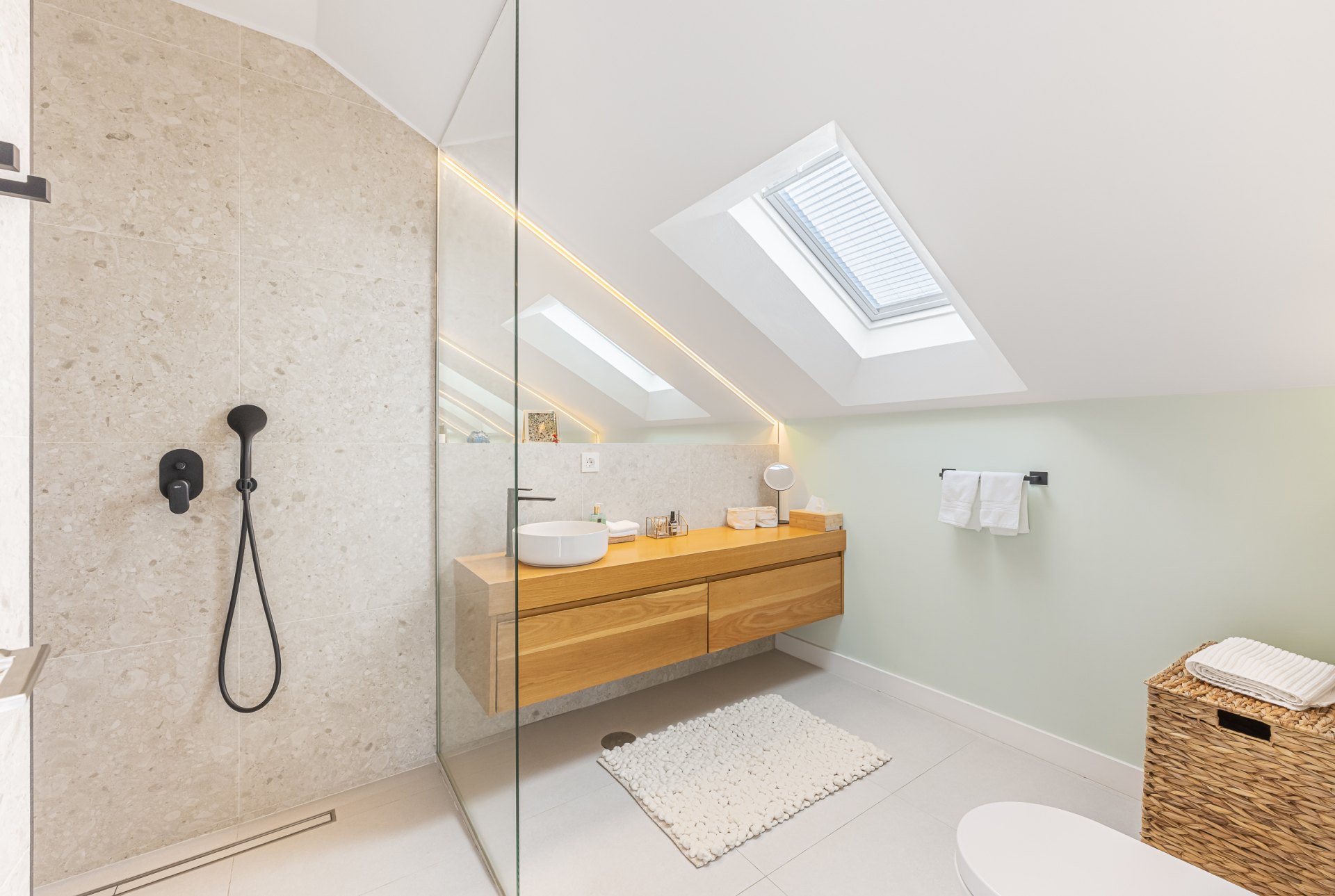 Elegante adosado con piscina privada y vistas panorámicas en Arco Iris, Altos de Puente Romano