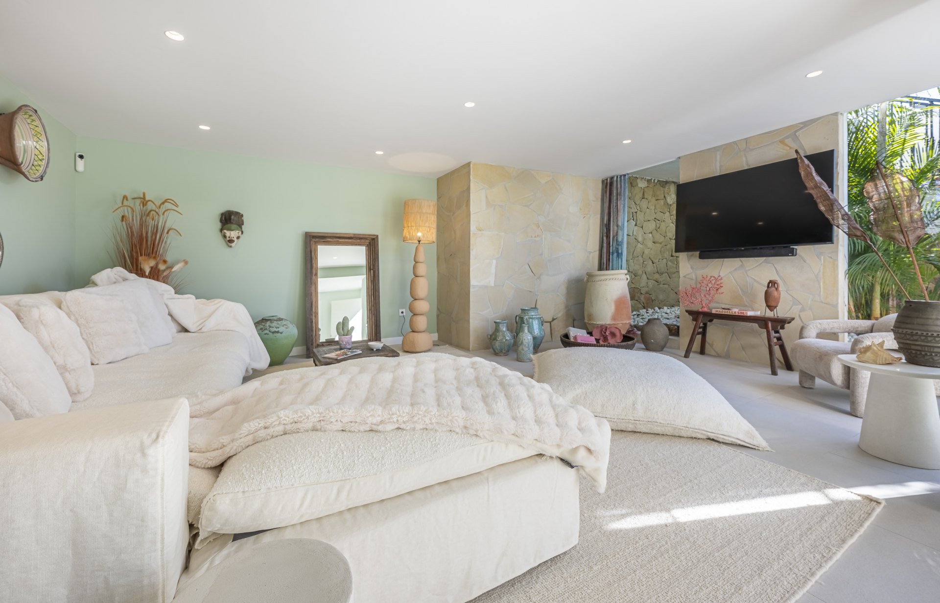 Elegante adosado con piscina privada y vistas panorámicas en Arco Iris, Altos de Puente Romano