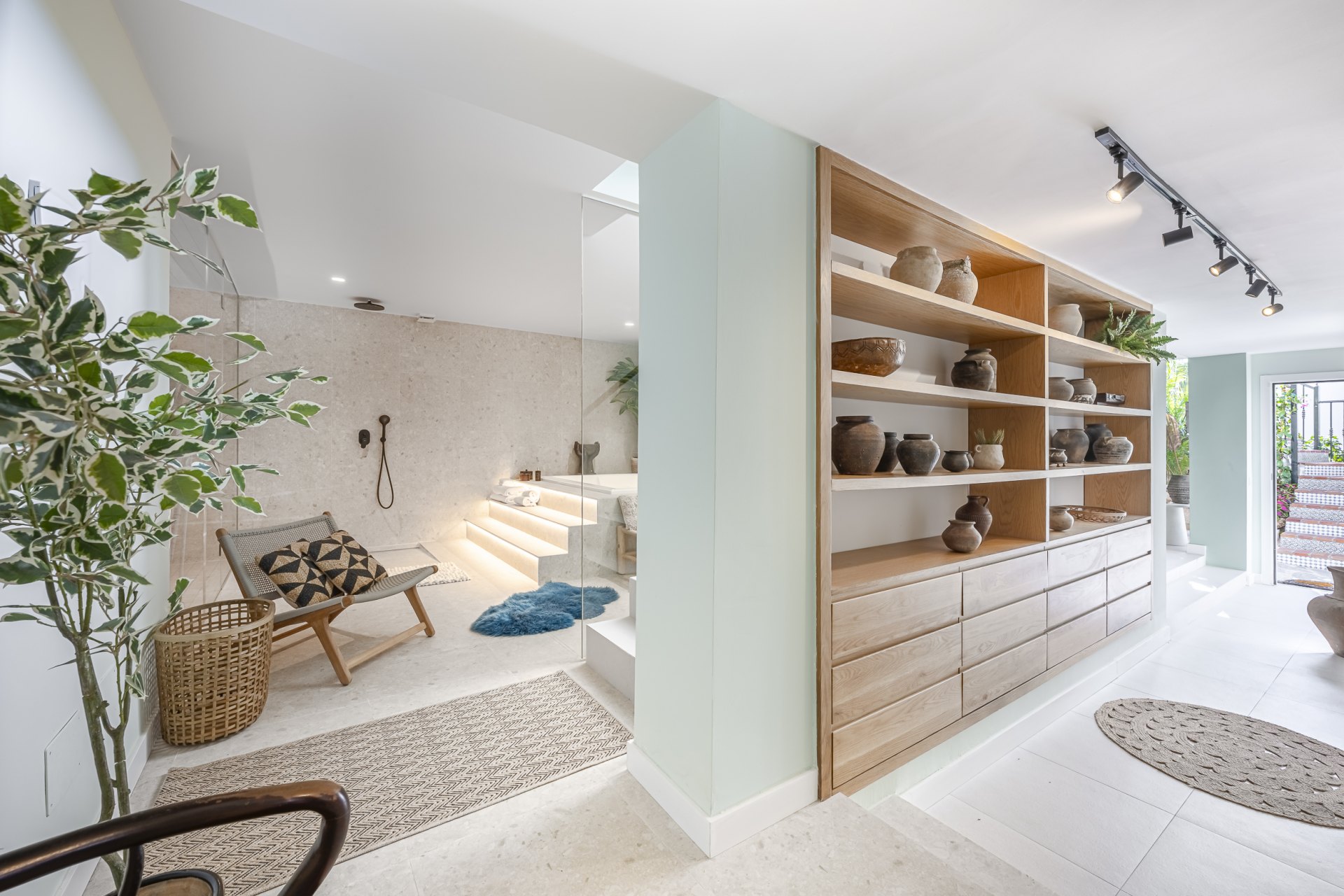 Elegante adosado con piscina privada y vistas panorámicas en Arco Iris, Altos de Puente Romano