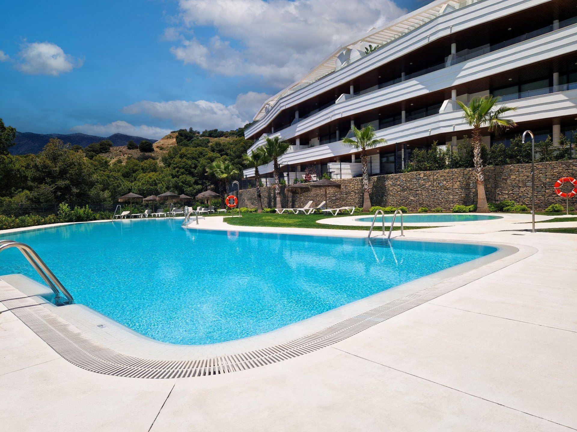 Increíble ático totalmente amueblado con vistas espectaculares en El Higuerón West