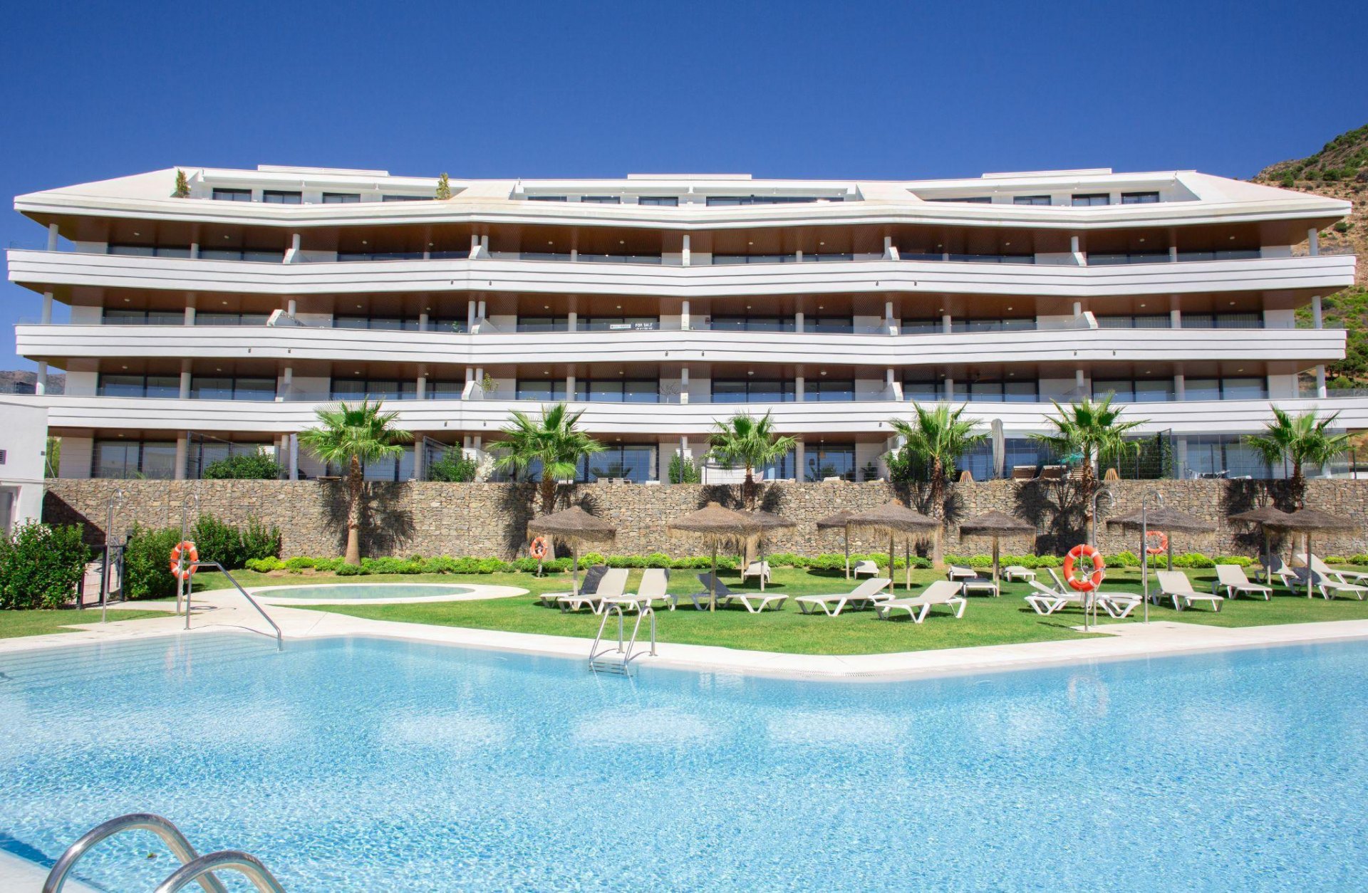 Increíble ático totalmente amueblado con vistas espectaculares en El Higuerón West