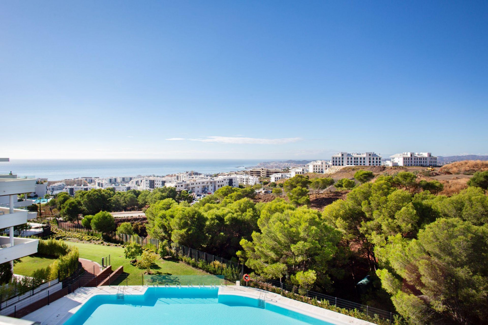 Increíble ático totalmente amueblado con vistas espectaculares en El Higuerón West
