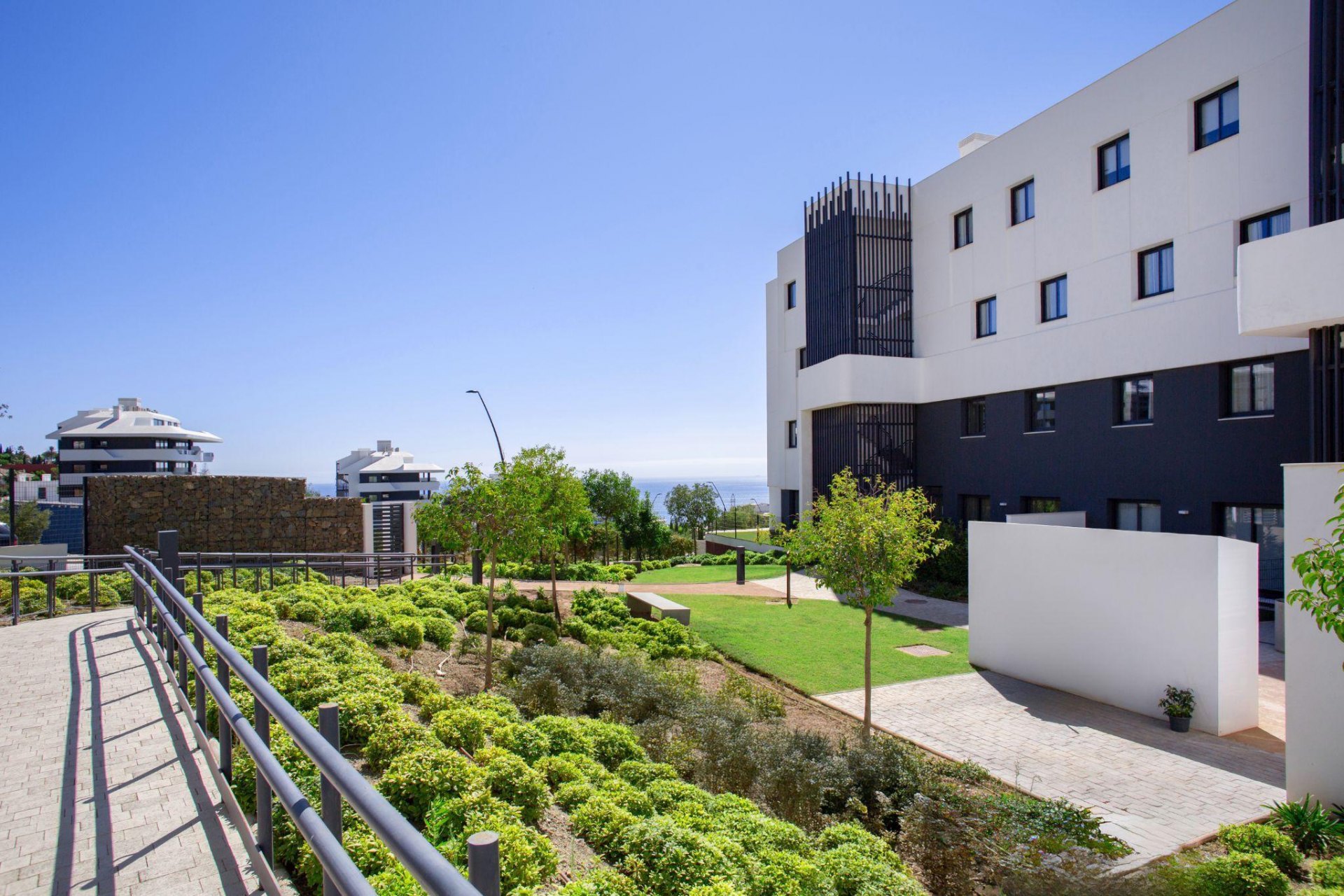 Increíble ático totalmente amueblado con vistas espectaculares en El Higuerón West