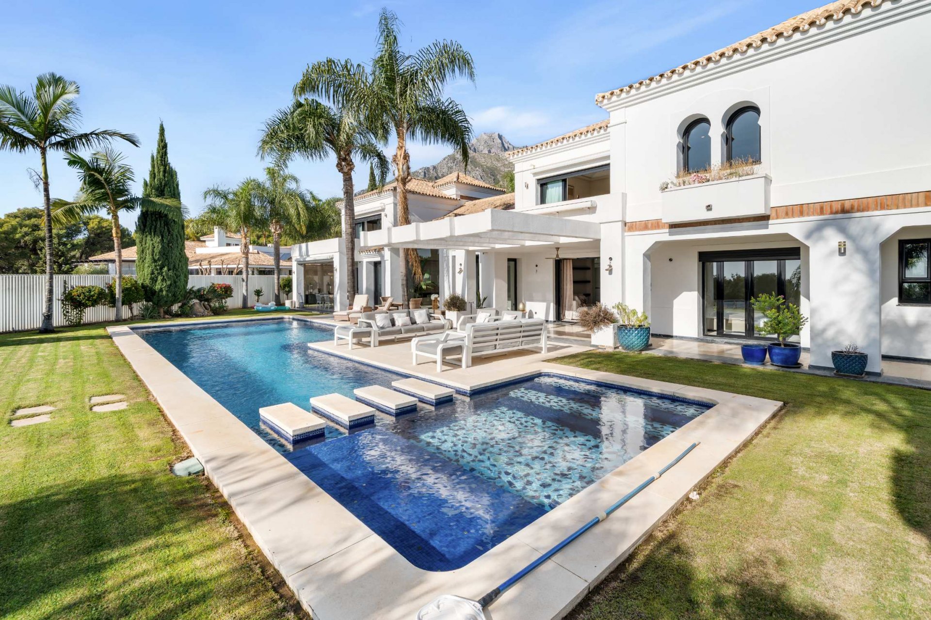 Rocio de Nagüeles, Marbella Golden Mile