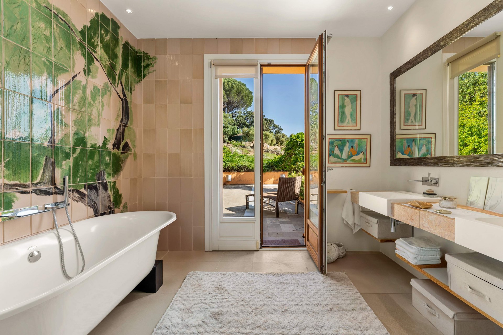 Villa La Mandaluz, un hogar único e inspirador, donde el arte y la arquitectura dialogan, rodeada de un paisaje protegido en Ronda, Málaga