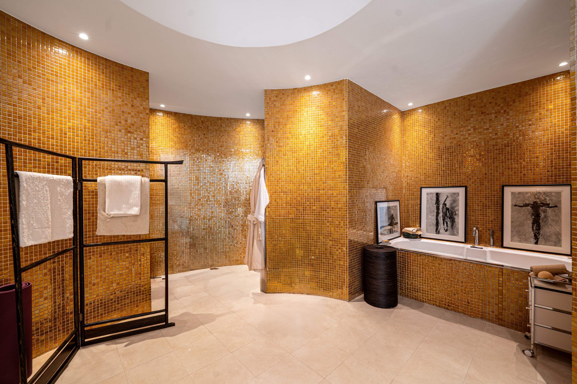 Villa La Mandaluz, un hogar único e inspirador, donde el arte y la arquitectura dialogan, rodeada de un paisaje protegido en Ronda, Málaga