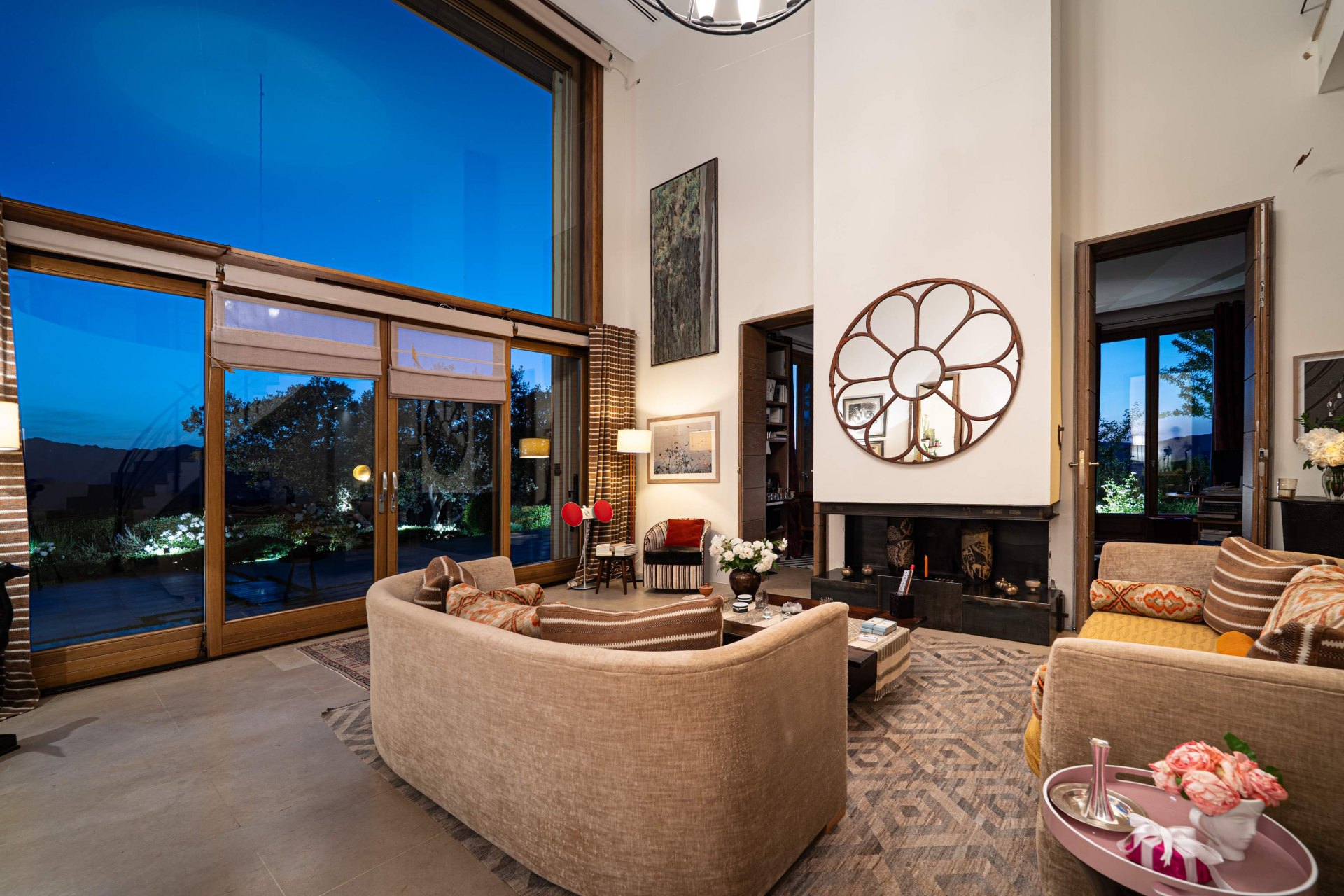 Villa La Mandaluz, un hogar único e inspirador, donde el arte y la arquitectura dialogan, rodeada de un paisaje protegido en Ronda, Málaga