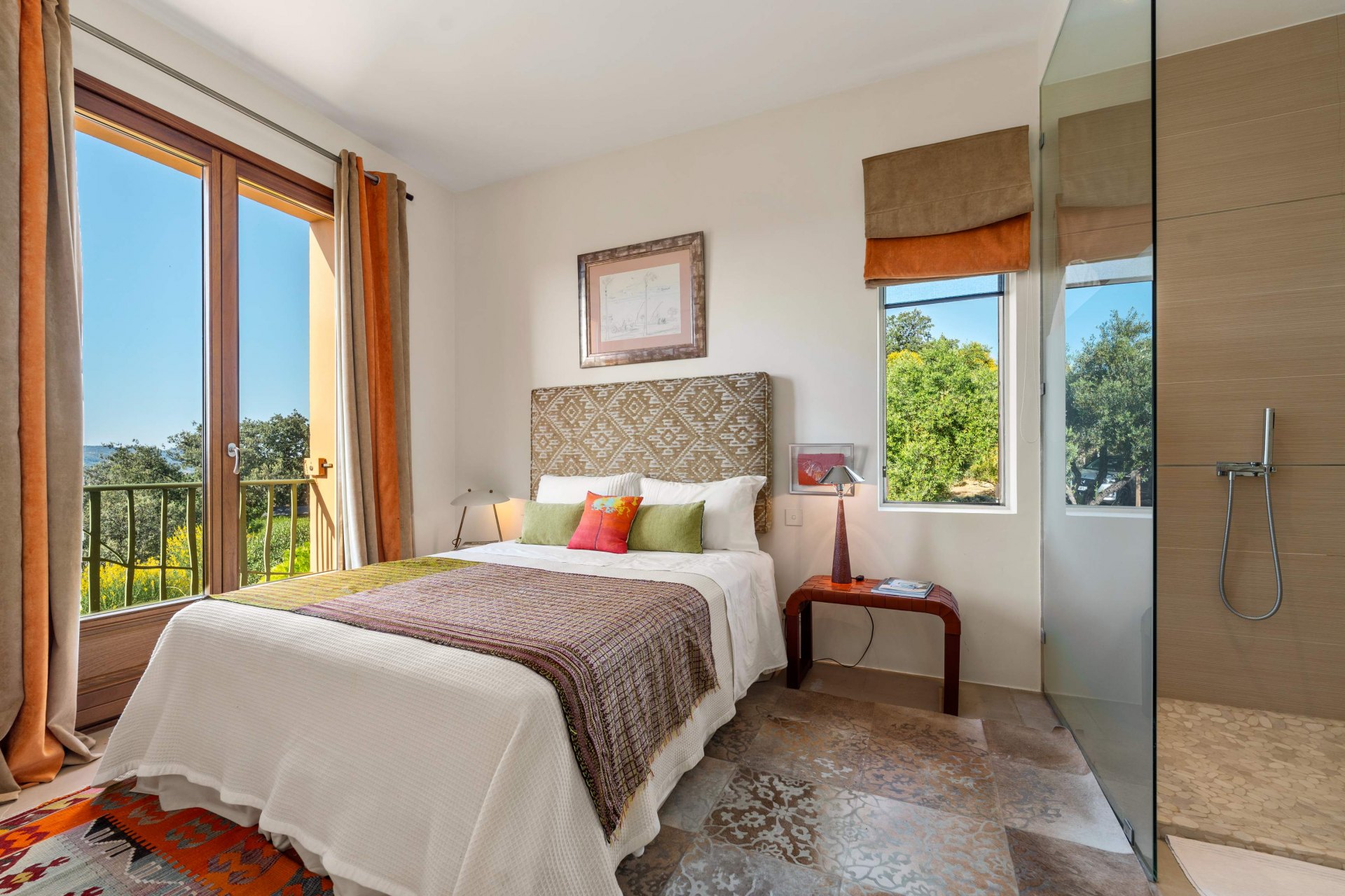 Villa La Mandaluz, un hogar único e inspirador, donde el arte y la arquitectura dialogan, rodeada de un paisaje protegido en Ronda, Málaga