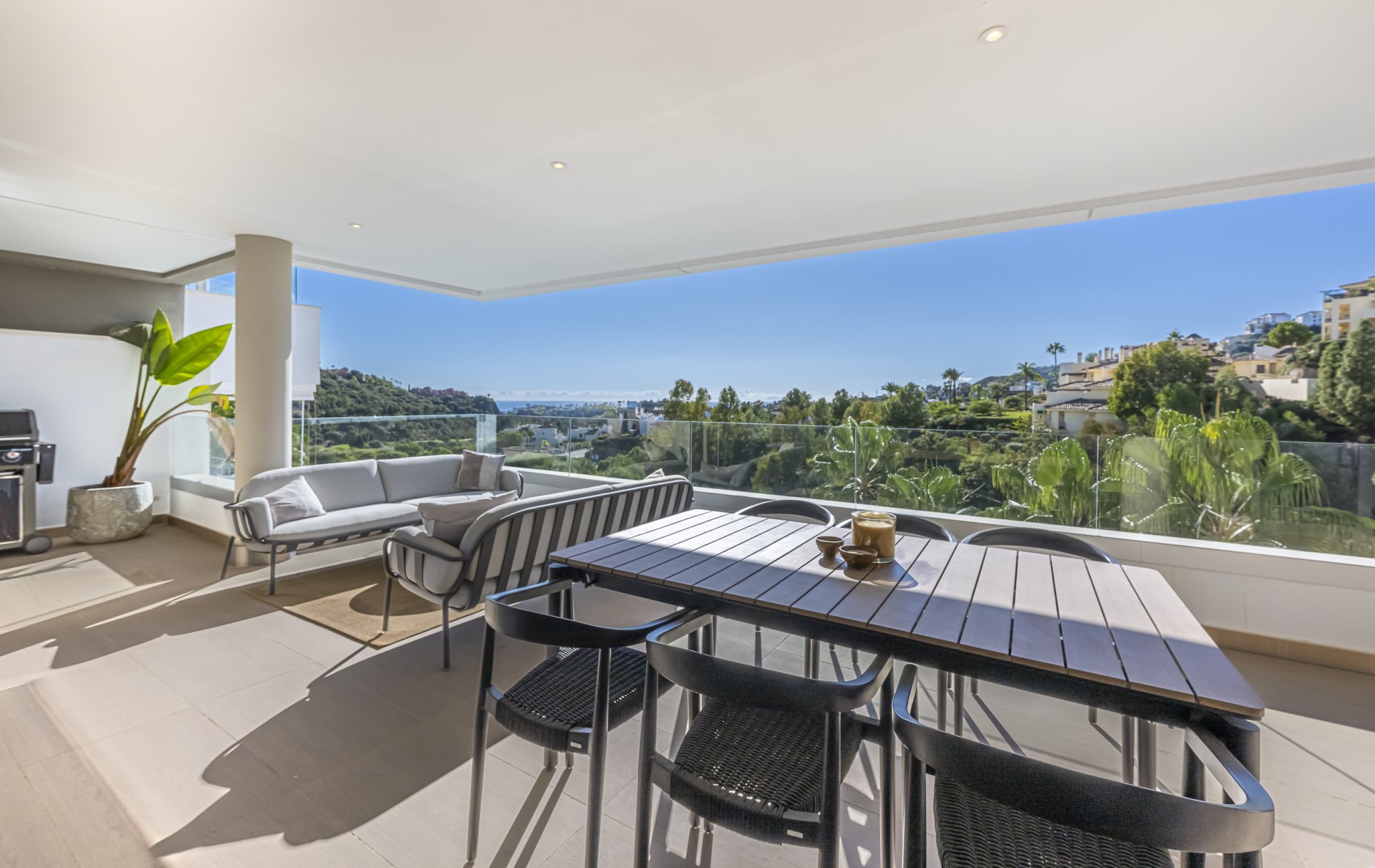 Ático dúplex con vistas panorámicas en Botanic, La Reserva del Alcuzcuz, Benahavís