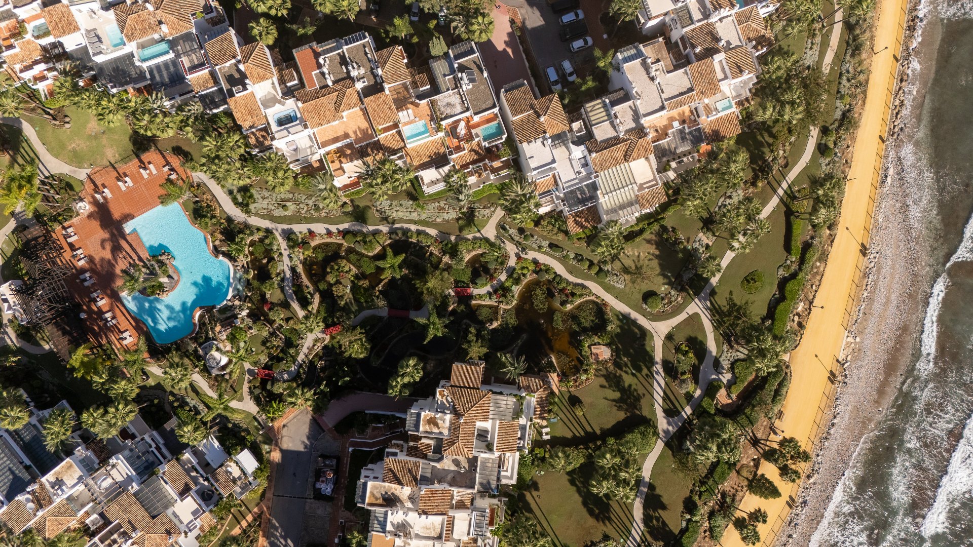 Beautifully renovated three bedroom garden apartment in Puente Romano, Marbella