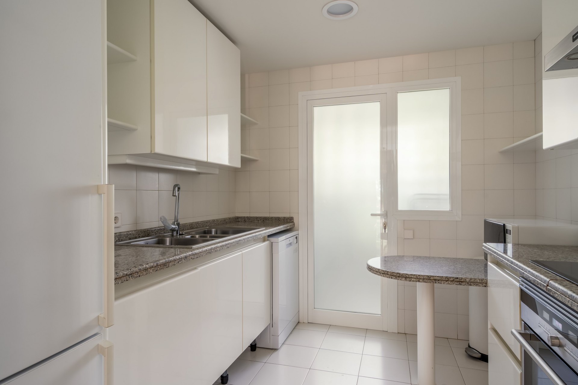 Elegante ático dúplex de cuatro dormitorios en Puente Romano, Marbella