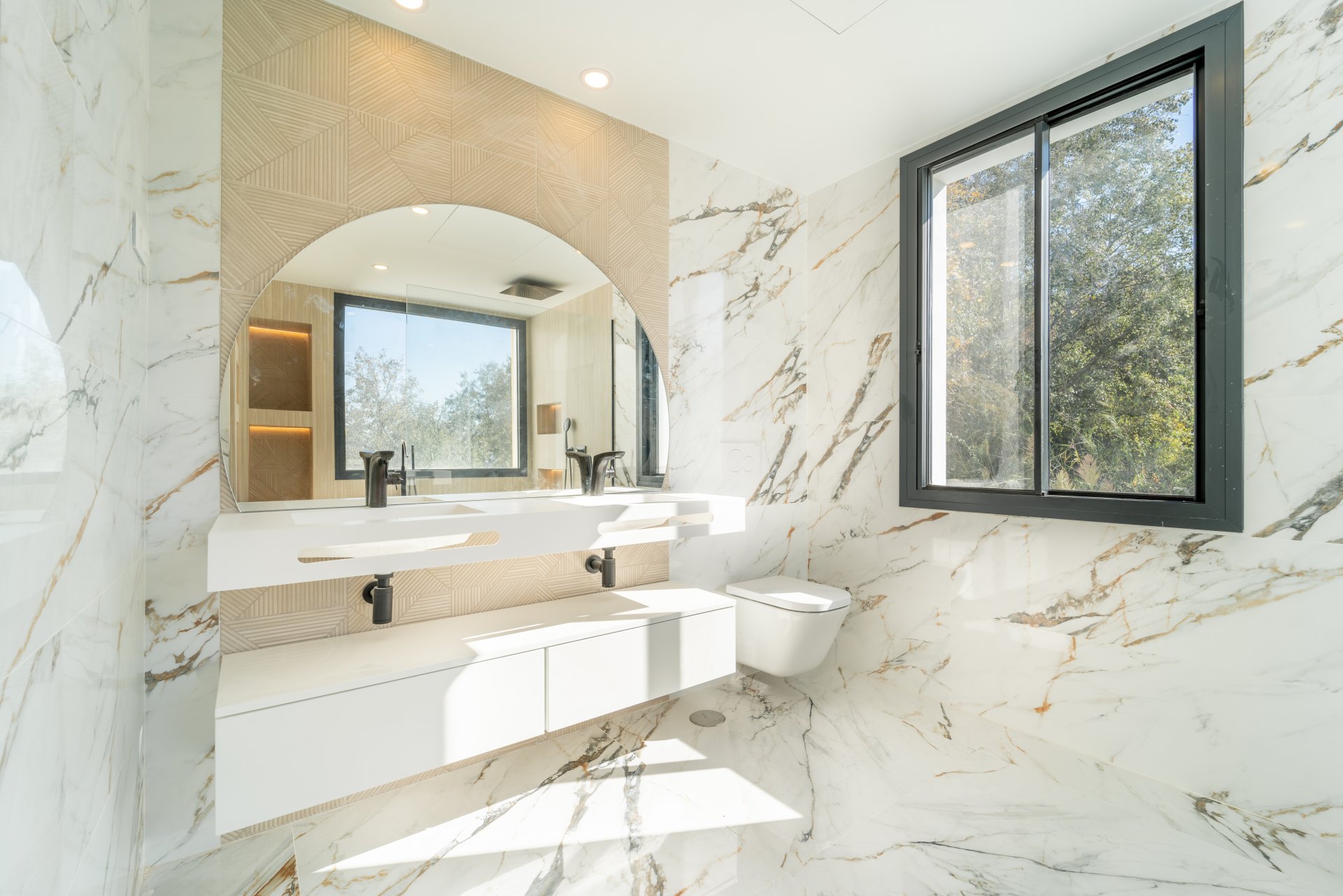 Comtemporary Style Villa with Sea Views in Benalmádena Costa, Málaga