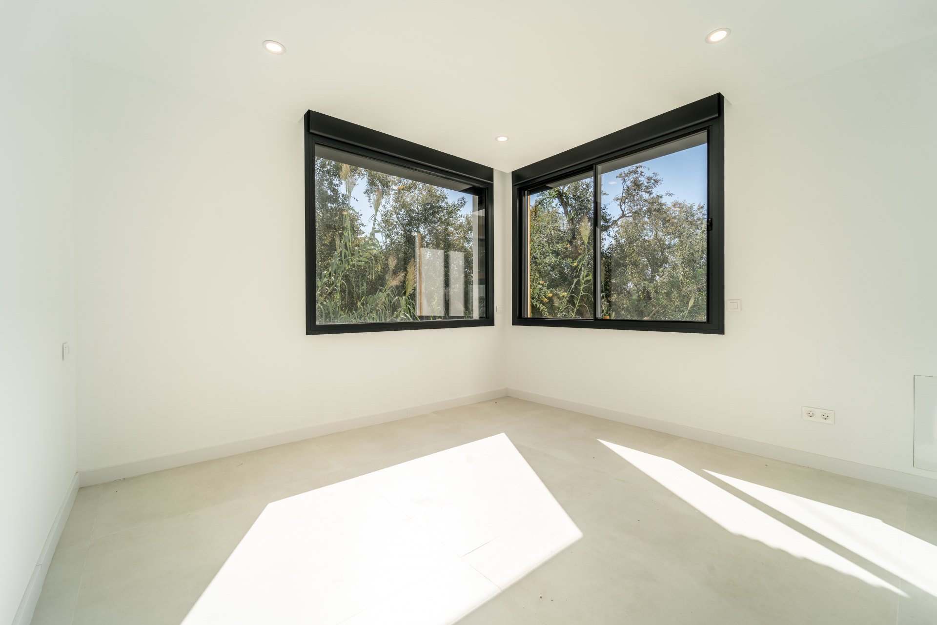 Comtemporary Style Villa with Sea Views in Benalmádena Costa, Málaga