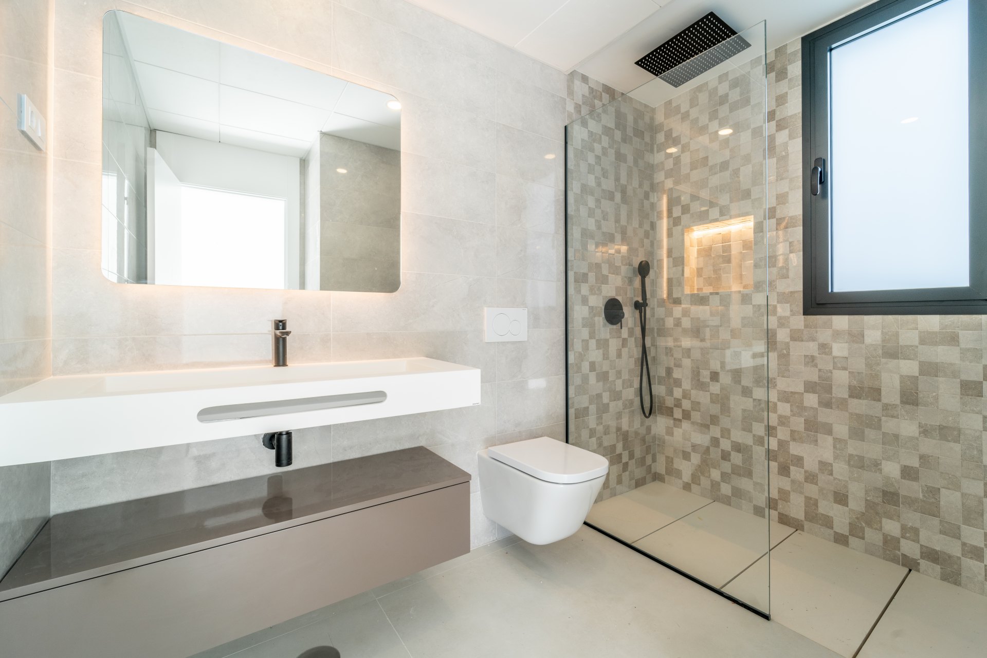 Comtemporary Style Villa with Sea Views in Benalmádena Costa, Málaga