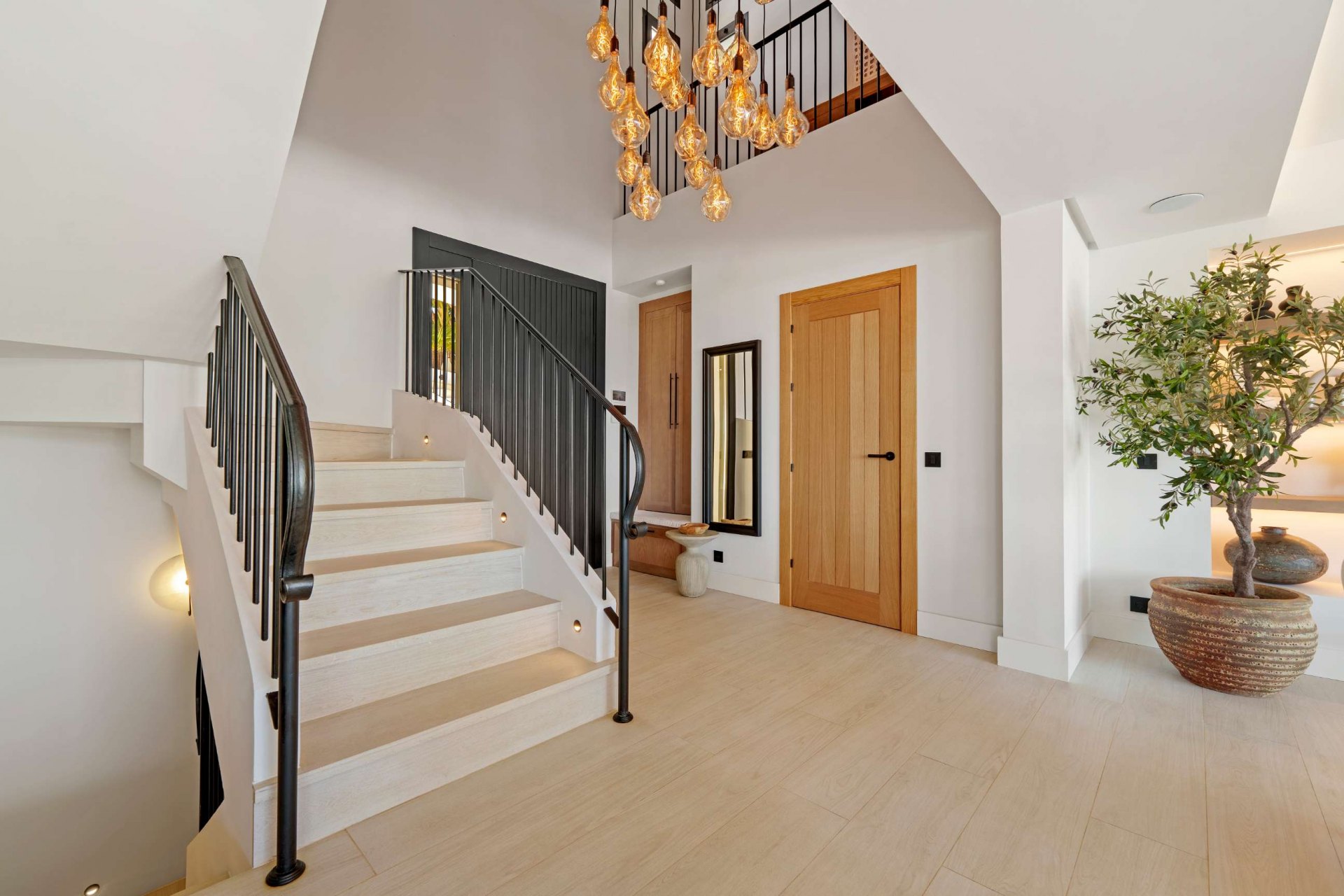 Mediterranean-style villa in the heart of Nueva Andalucía, Marbella.