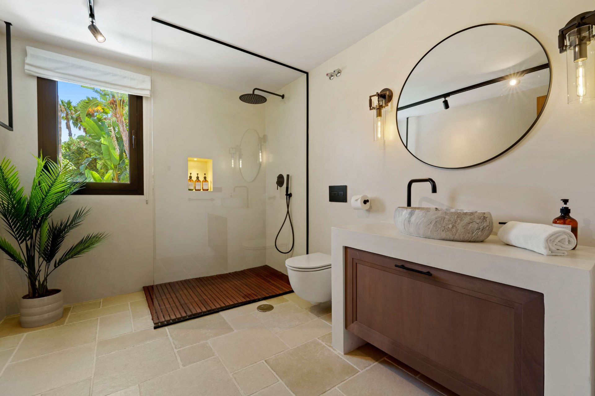 Mediterranean-style villa in the heart of Nueva Andalucía, Marbella.