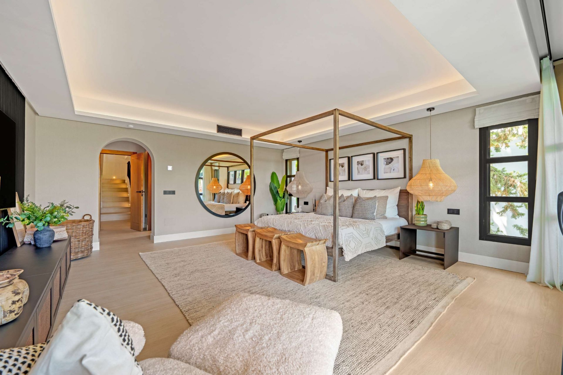 Mediterranean-style villa in the heart of Nueva Andalucía, Marbella.