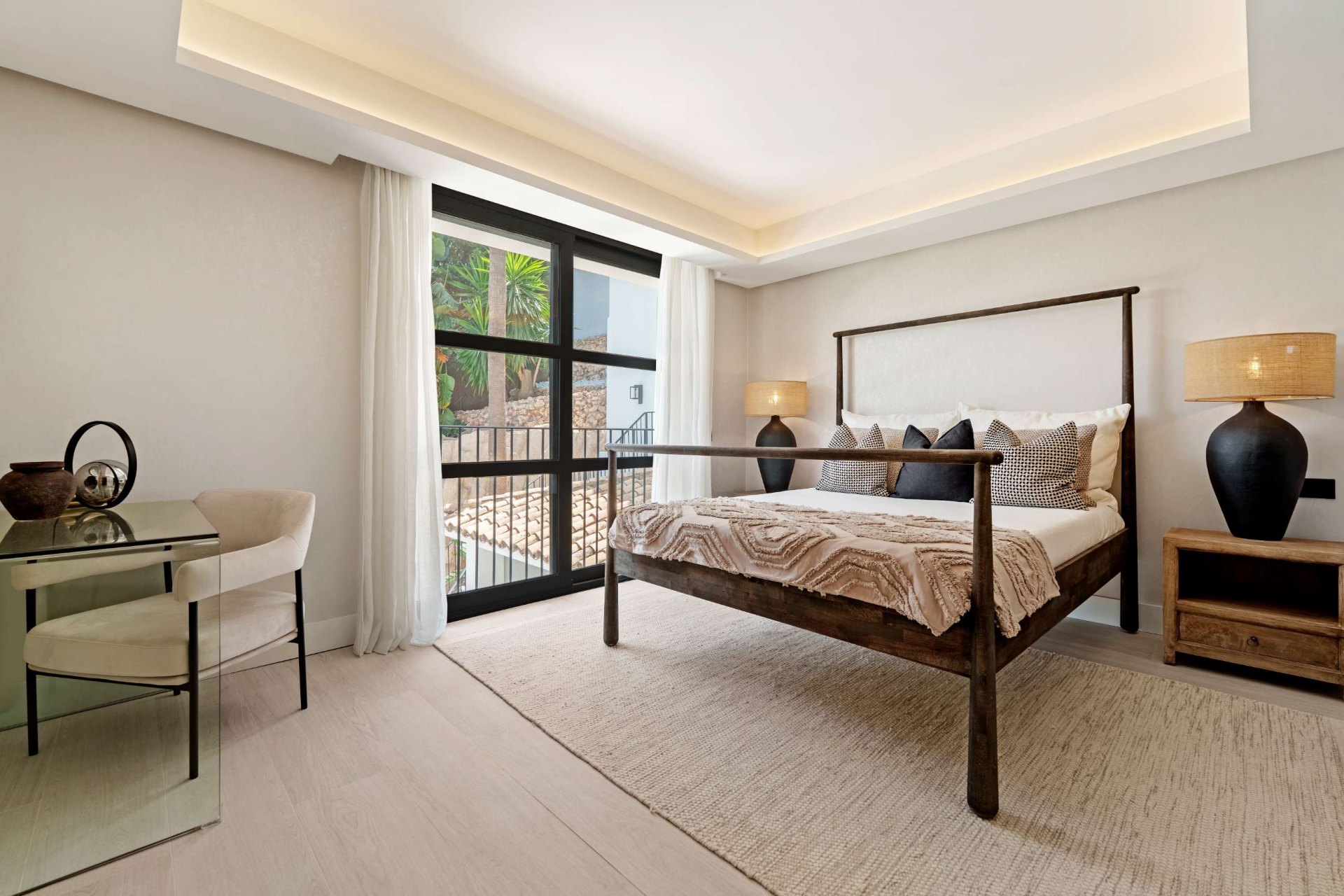 Mediterranean-style villa in the heart of Nueva Andalucía, Marbella.