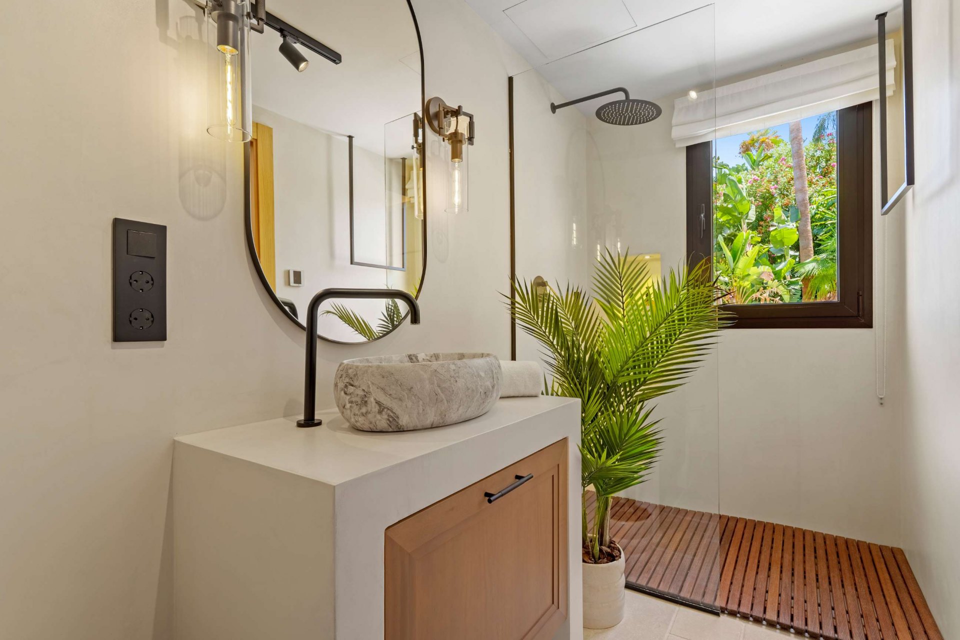 Mediterranean-style villa in the heart of Nueva Andalucía, Marbella.