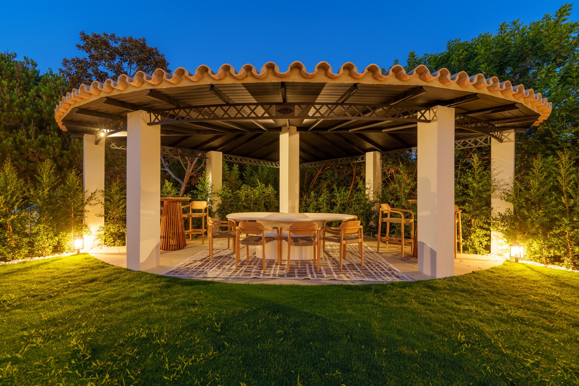 Mediterranean-style villa in the heart of Nueva Andalucía, Marbella.