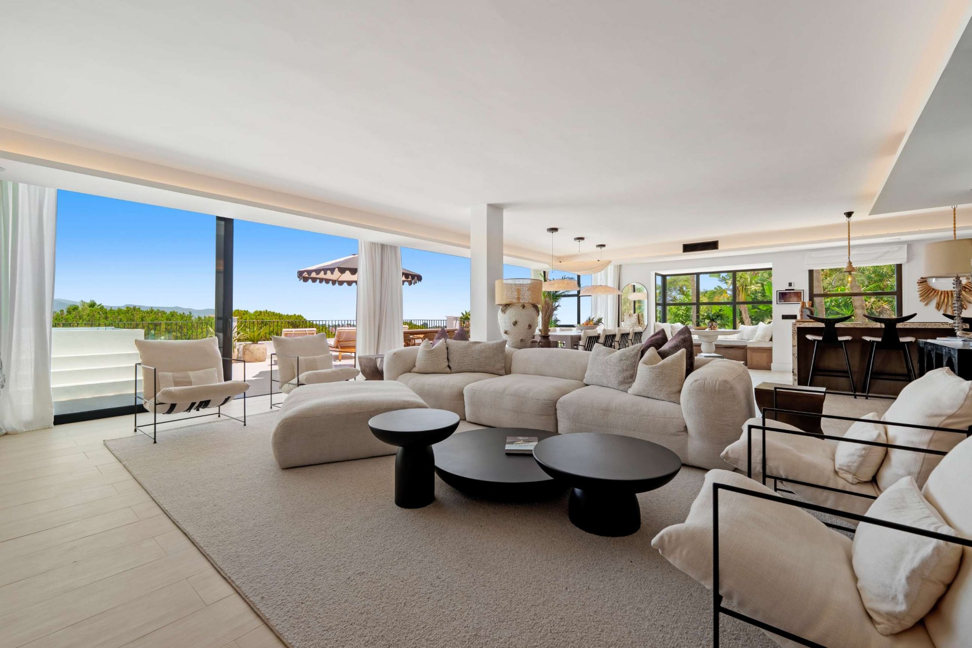 Mediterranean-style villa in the heart of Nueva Andalucía, Marbella.