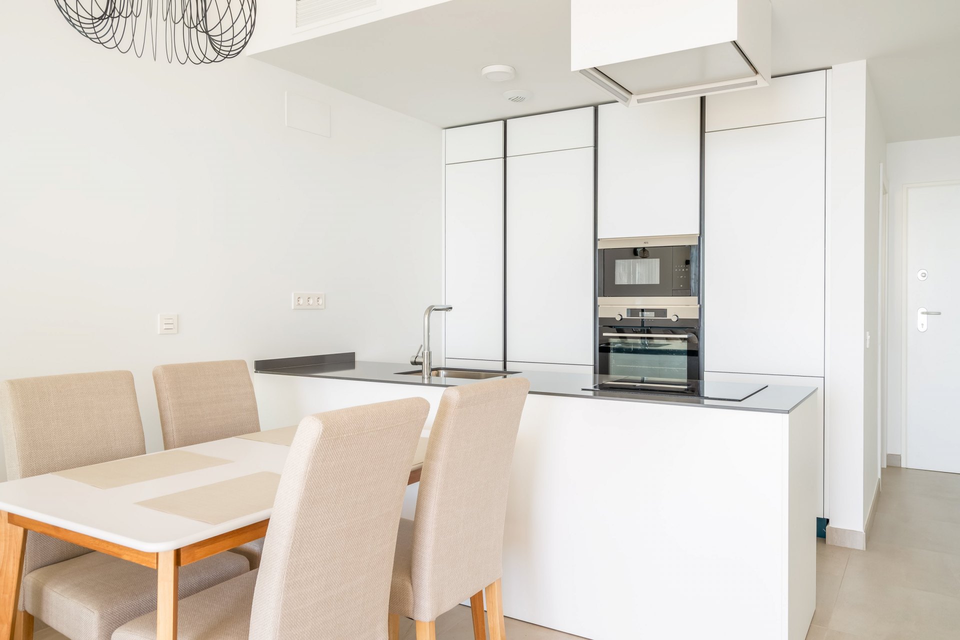 Apartamento de dos dormitorios con vistas al mar en Urbanización Vista Mar, Fuengirola