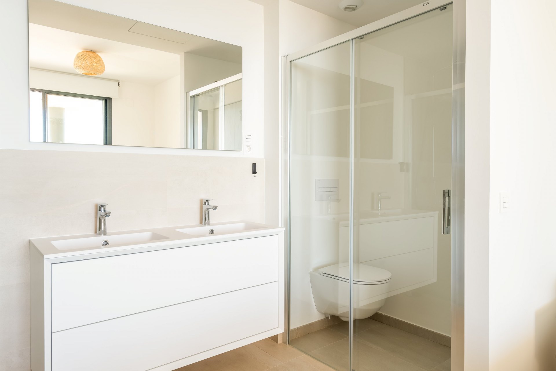 Apartamento de dos dormitorios con vistas al mar en Urbanización Vista Mar, Fuengirola