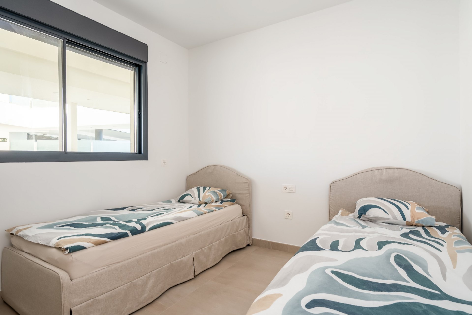 Apartamento de dos dormitorios con vistas al mar en Urbanización Vista Mar, Fuengirola