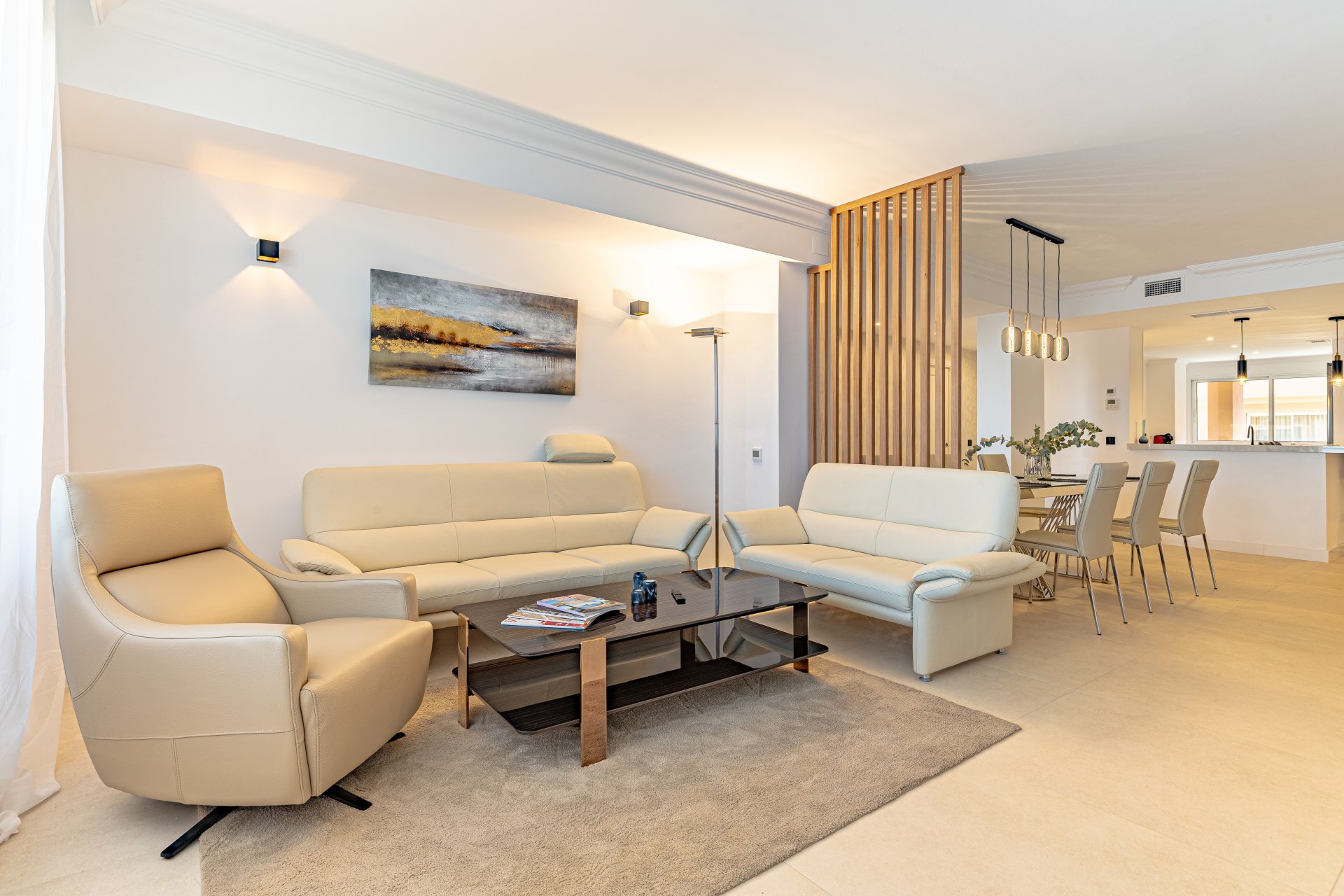 Stylish two bedroom apartment with a terrace in Magna Marbella, Marbella