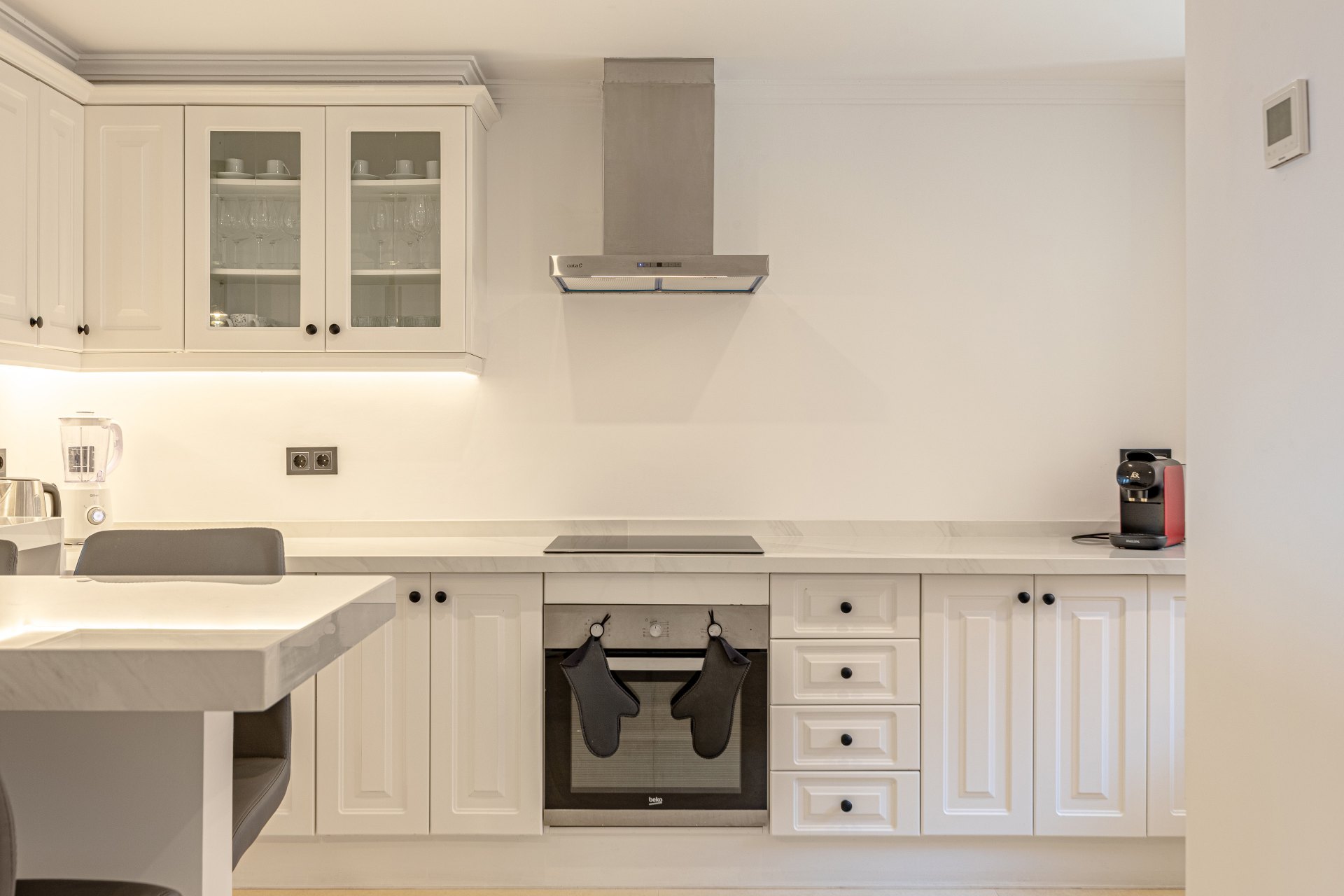 Stylish two bedroom apartment with a terrace in Magna Marbella, Marbella